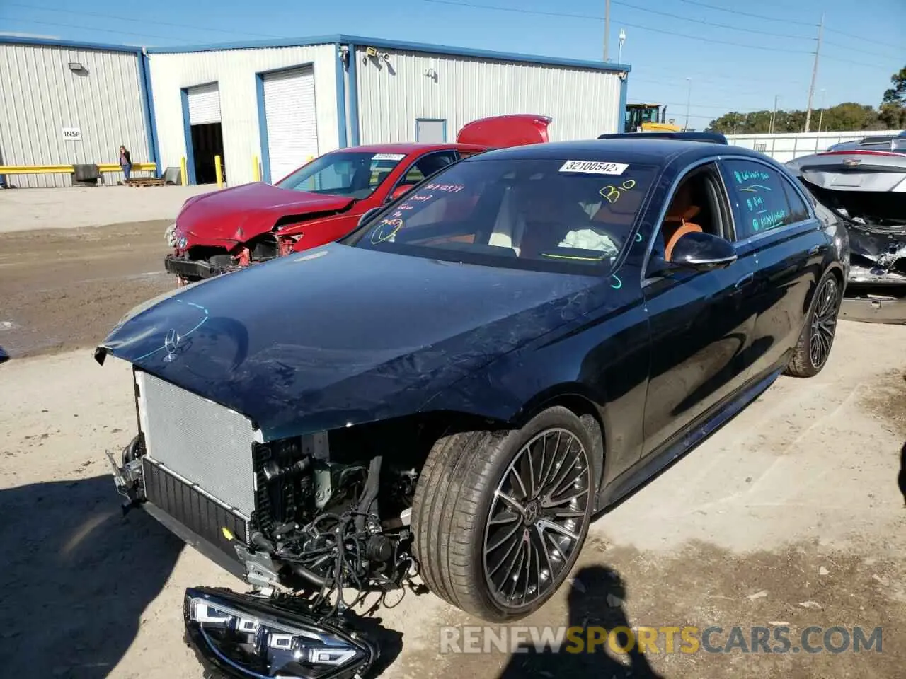 2 fotografías del automóvil dañado W1K6G6DB8NA081275 MERCEDES-BENZ S-CLASS 2022