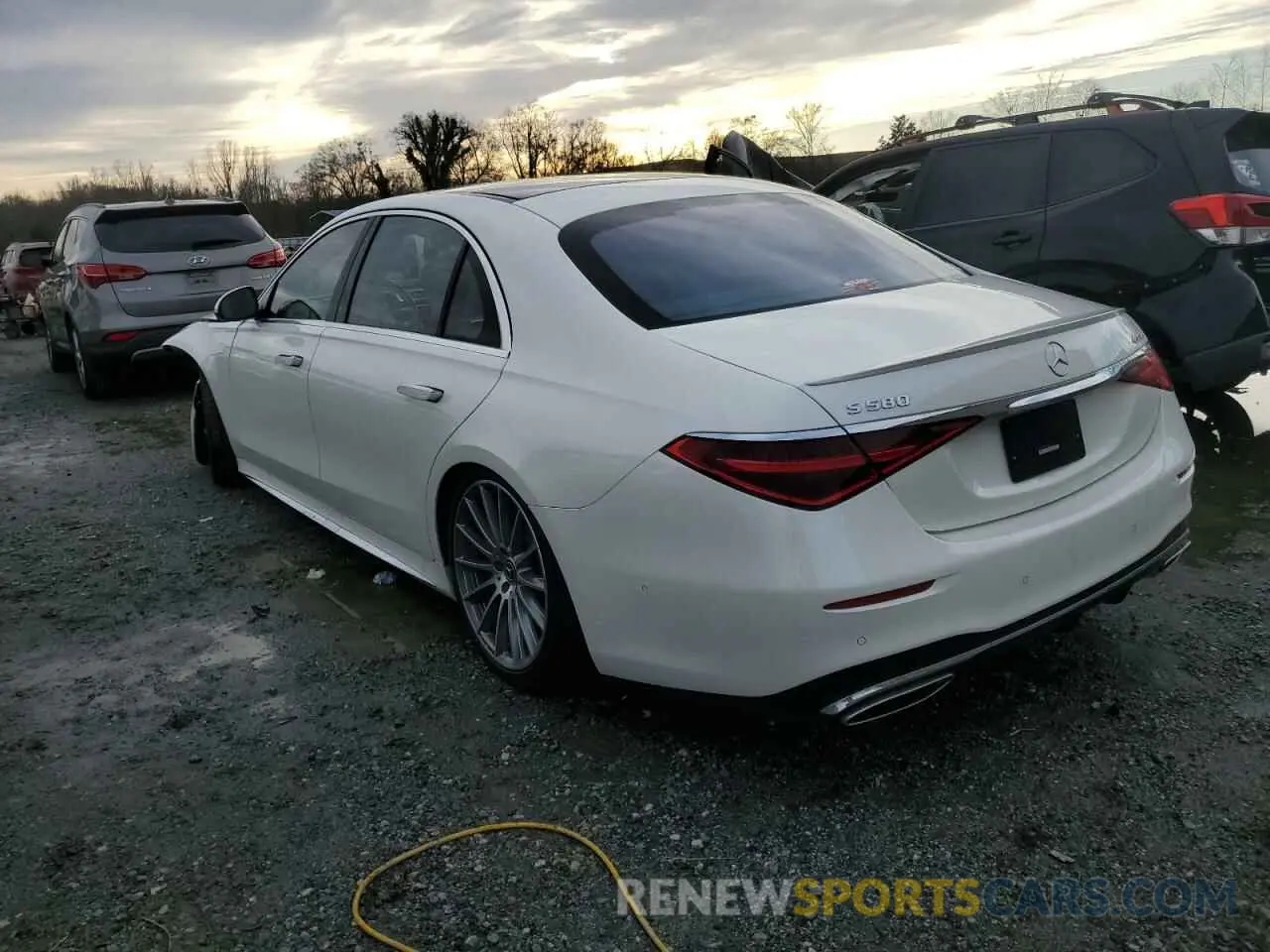 2 fotografías del automóvil dañado W1K6G7GB0NA152146 MERCEDES-BENZ S-CLASS 2022