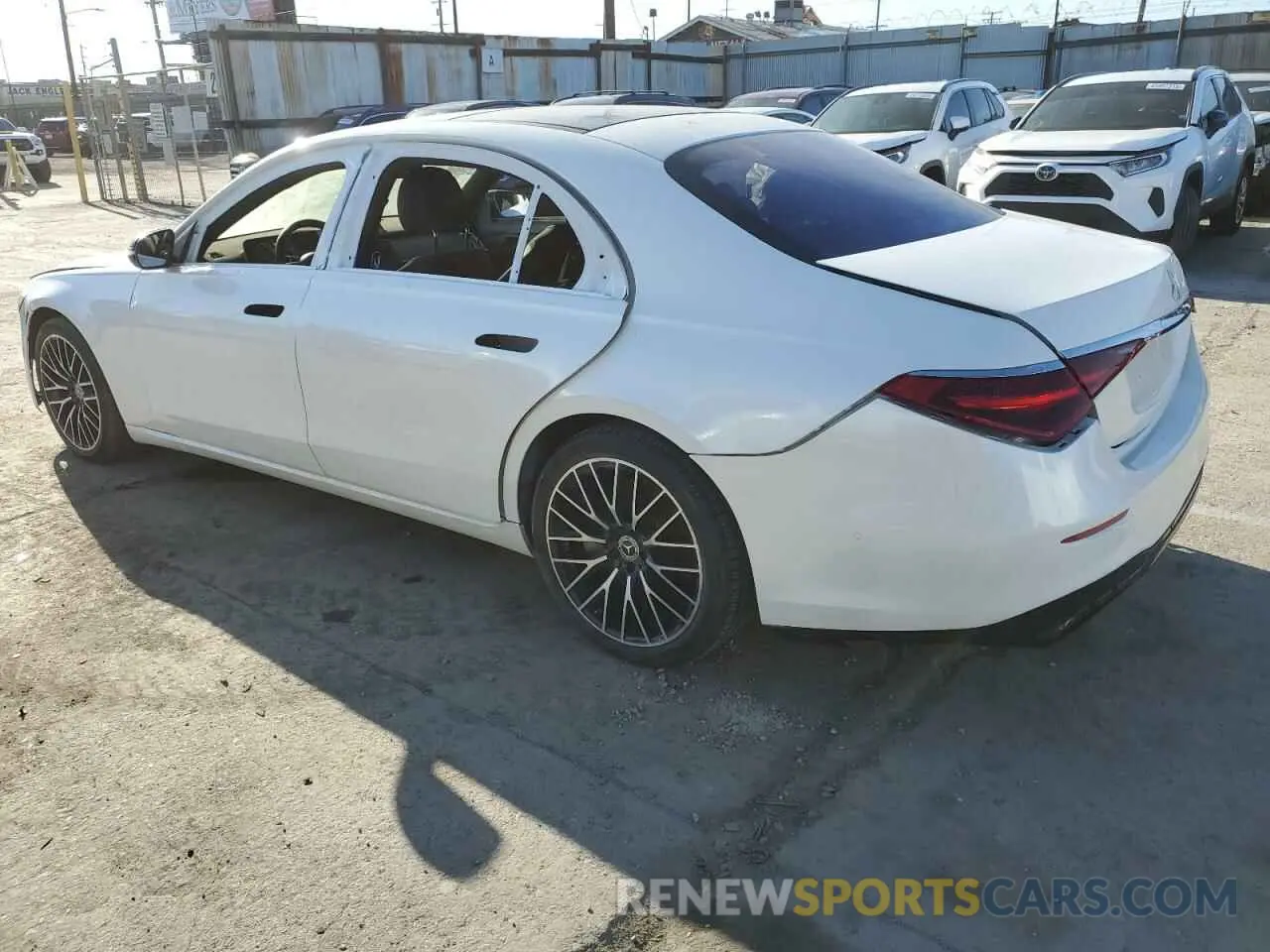 2 fotografías del automóvil dañado W1K6G7GB3NA100008 MERCEDES-BENZ S-CLASS 2022