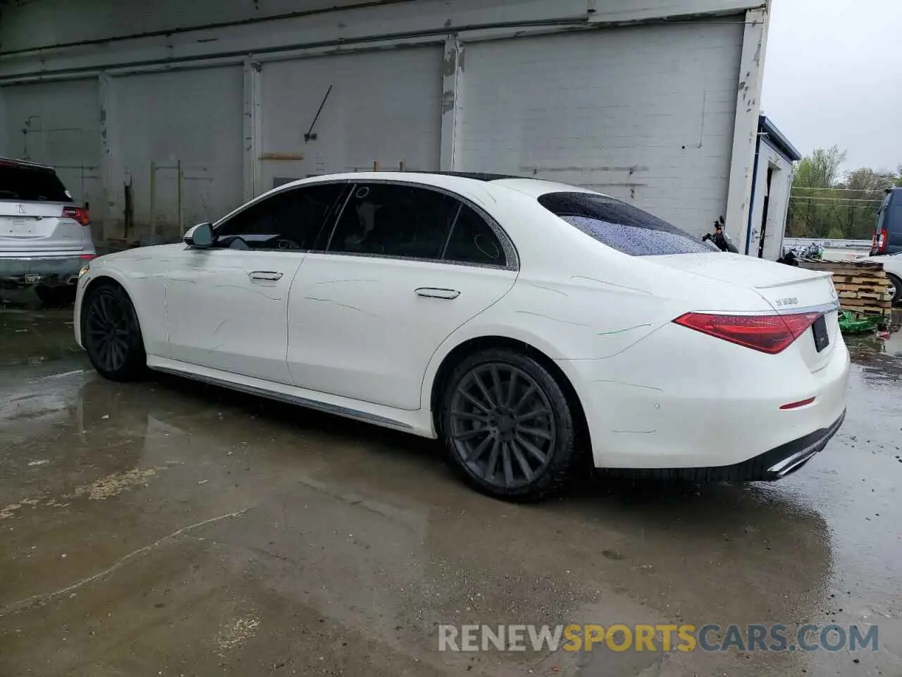 2 fotografías del automóvil dañado W1K6G7GB8NA106385 MERCEDES-BENZ S-CLASS 2022