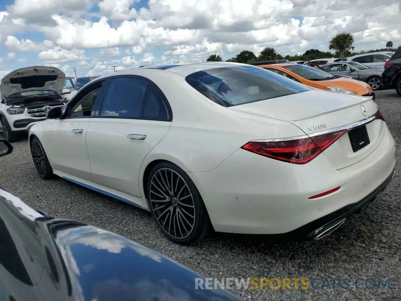2 fotografías del automóvil dañado W1K6G6DB0PA171636 MERCEDES-BENZ S-CLASS 2023