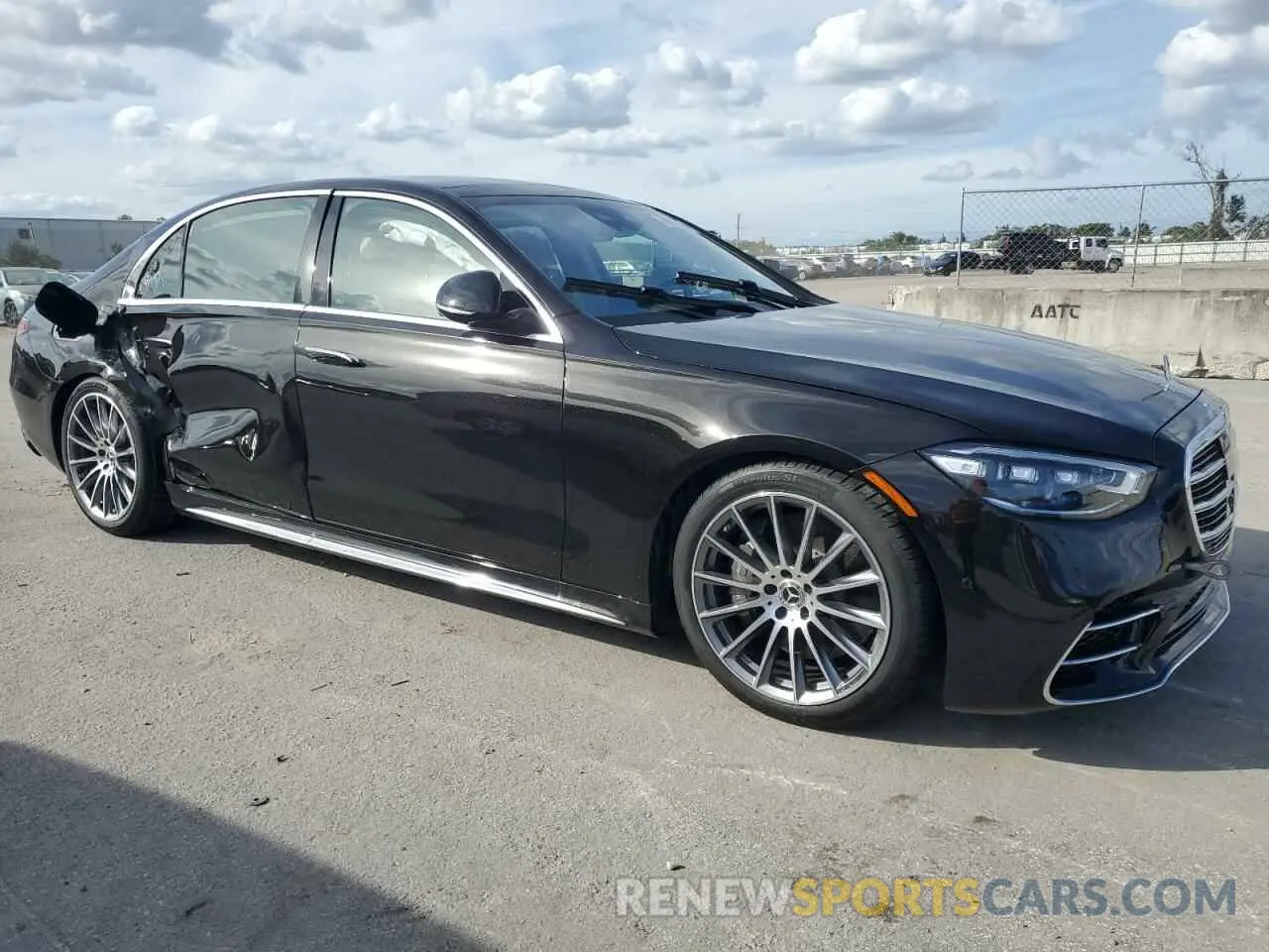 4 fotografías del automóvil dañado W1K6G6KB9RA287889 MERCEDES-BENZ S S580E 4M 2024