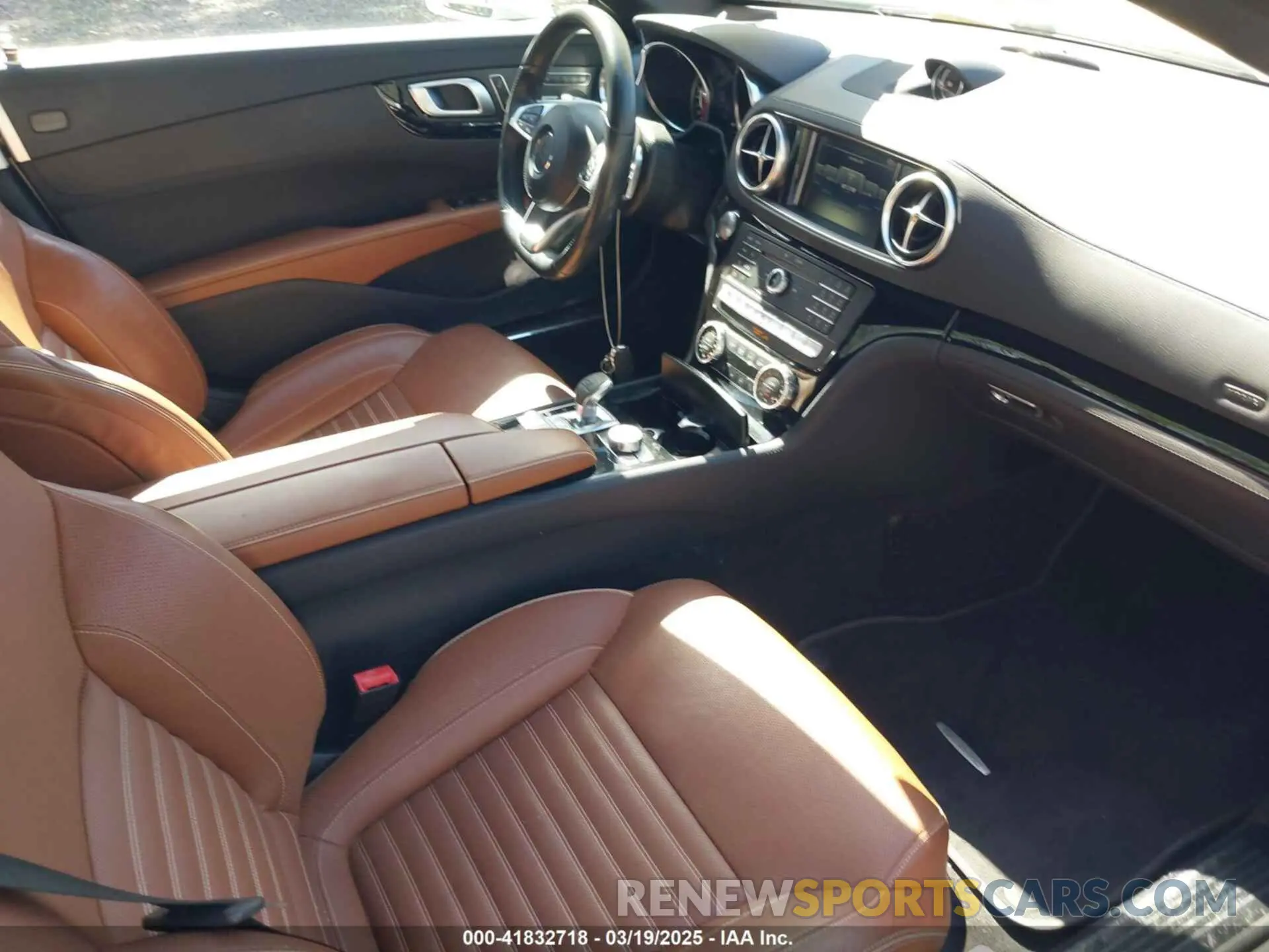 5 fotografías del automóvil dañado WDDJK6GA8KF056192 MERCEDES-BENZ SL 450 2019