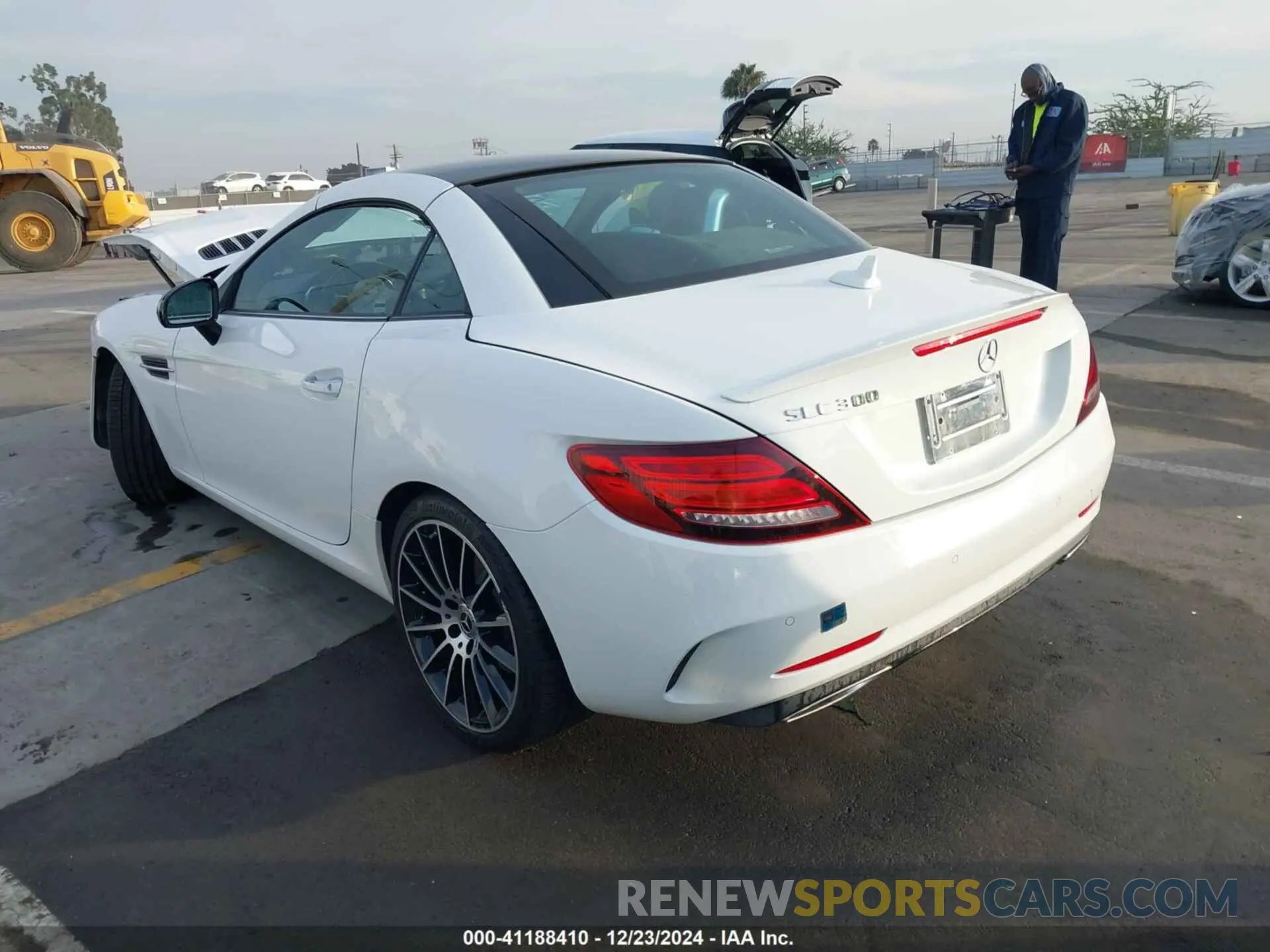 3 fotografías del automóvil dañado WDDPK3JA1KF157107 MERCEDES-BENZ SLC 300 2019