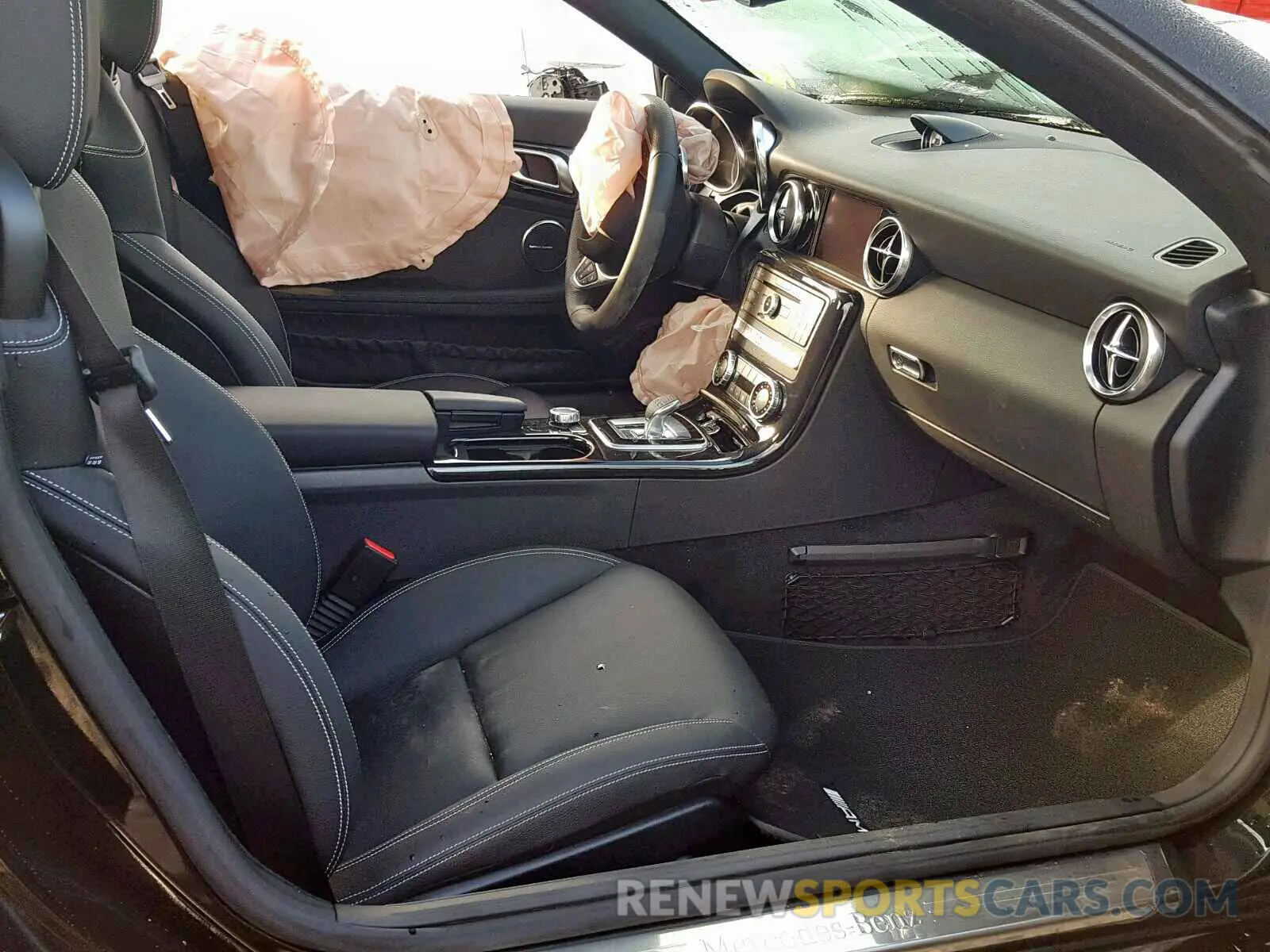 5 fotografías del automóvil dañado WDDPK3JA4KF159319 MERCEDES-BENZ SLC 300 2019
