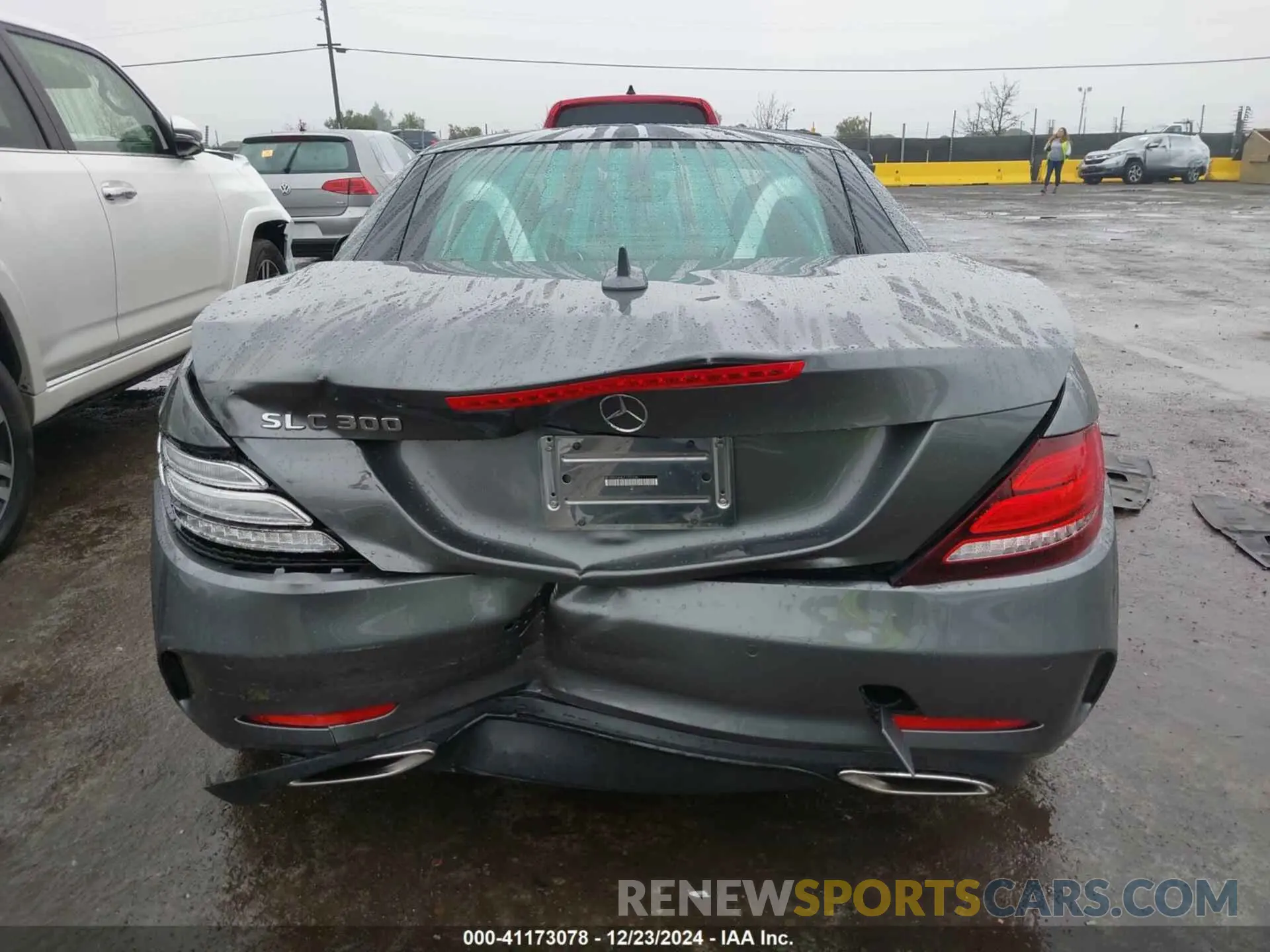 16 fotografías del automóvil dañado W1KPK3JA6LF172106 MERCEDES-BENZ SLC 300 2020