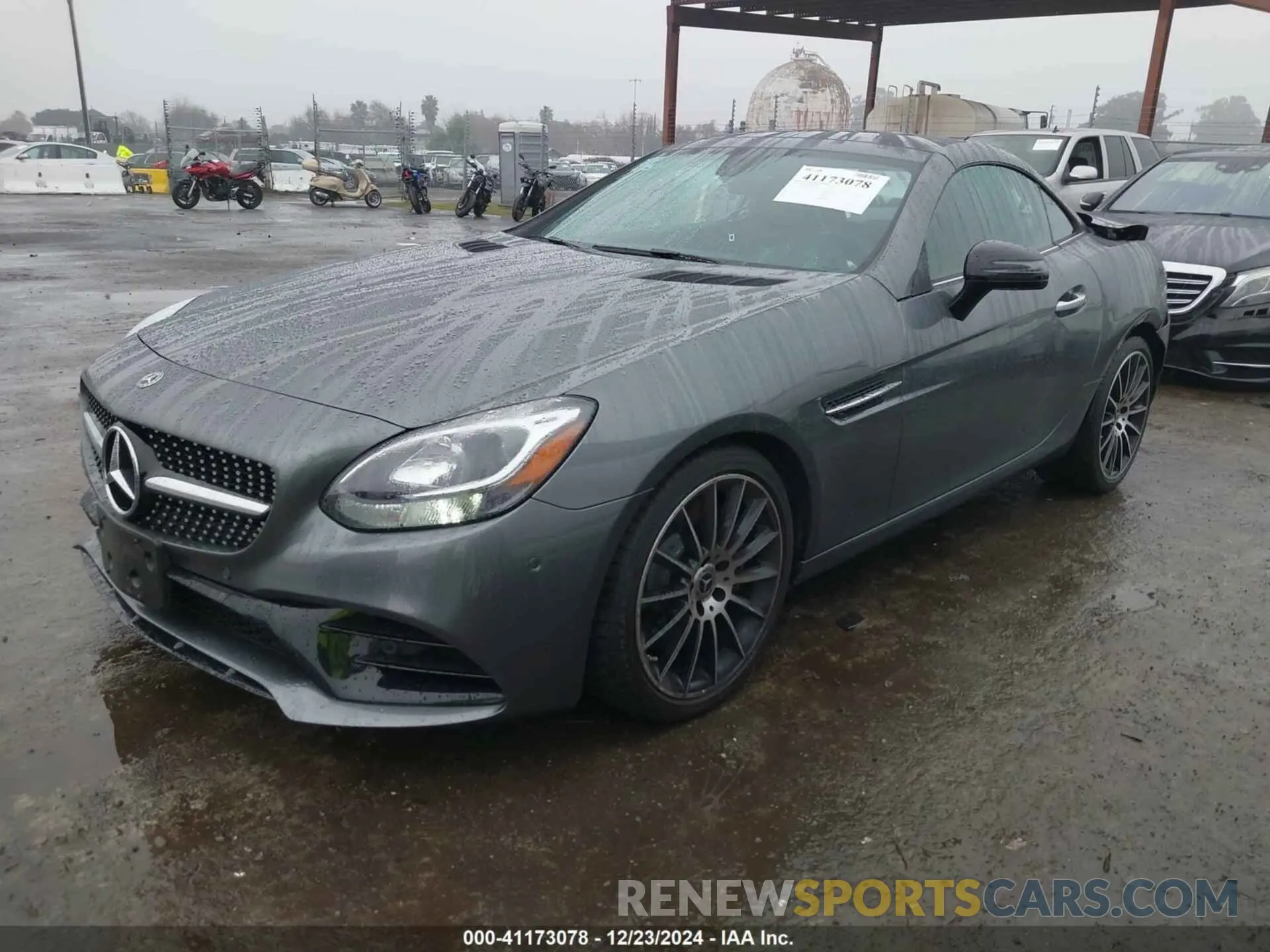 2 fotografías del automóvil dañado W1KPK3JA6LF172106 MERCEDES-BENZ SLC 300 2020