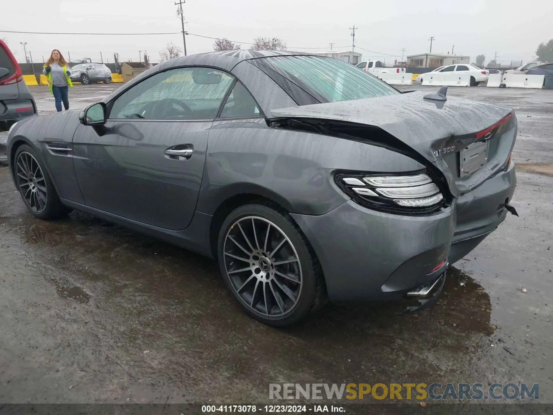 3 fotografías del automóvil dañado W1KPK3JA6LF172106 MERCEDES-BENZ SLC 300 2020