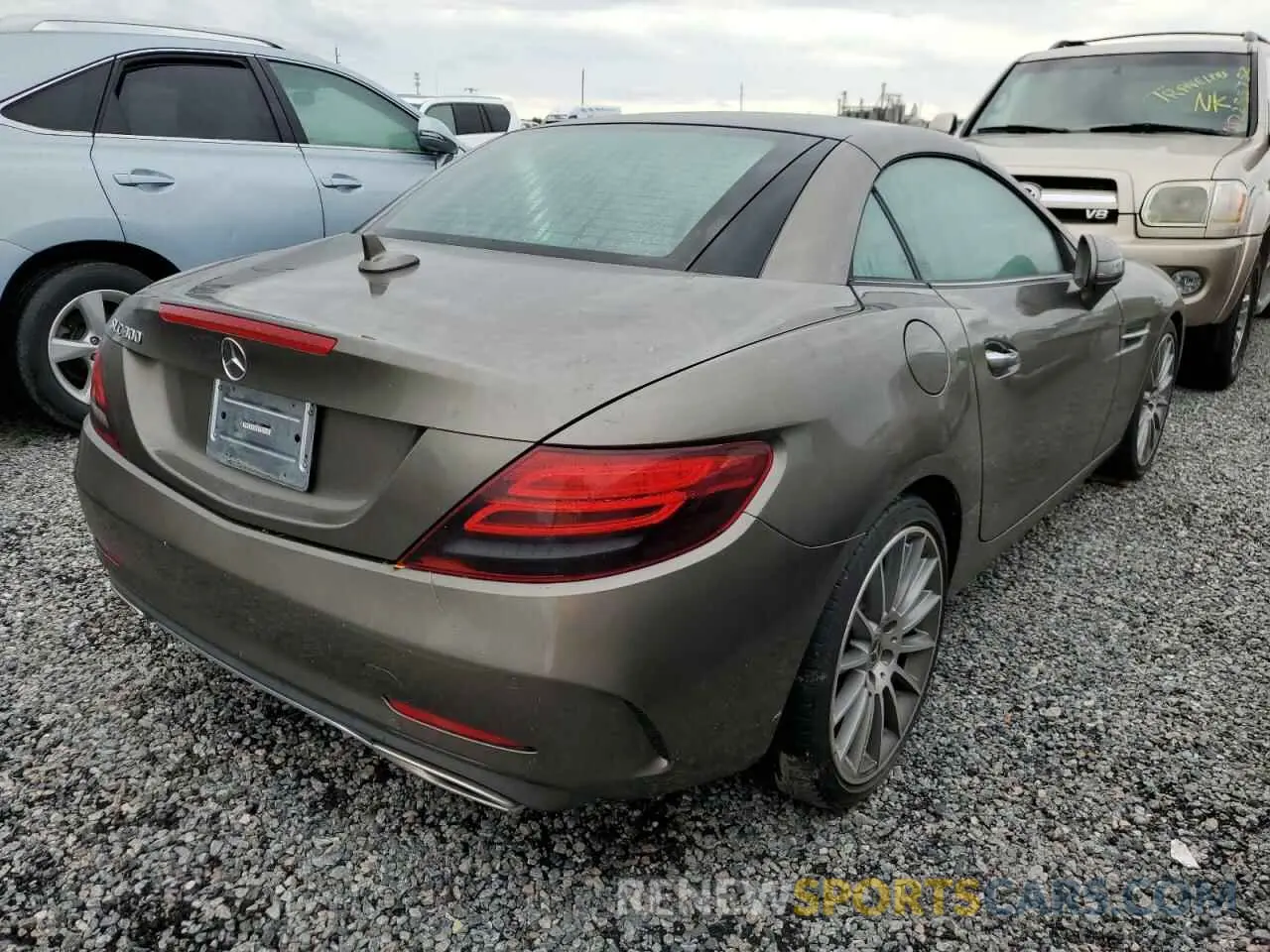 4 fotografías del automóvil dañado WDDPK3JA2KF165829 MERCEDES-BENZ SLC-CLASS 2019