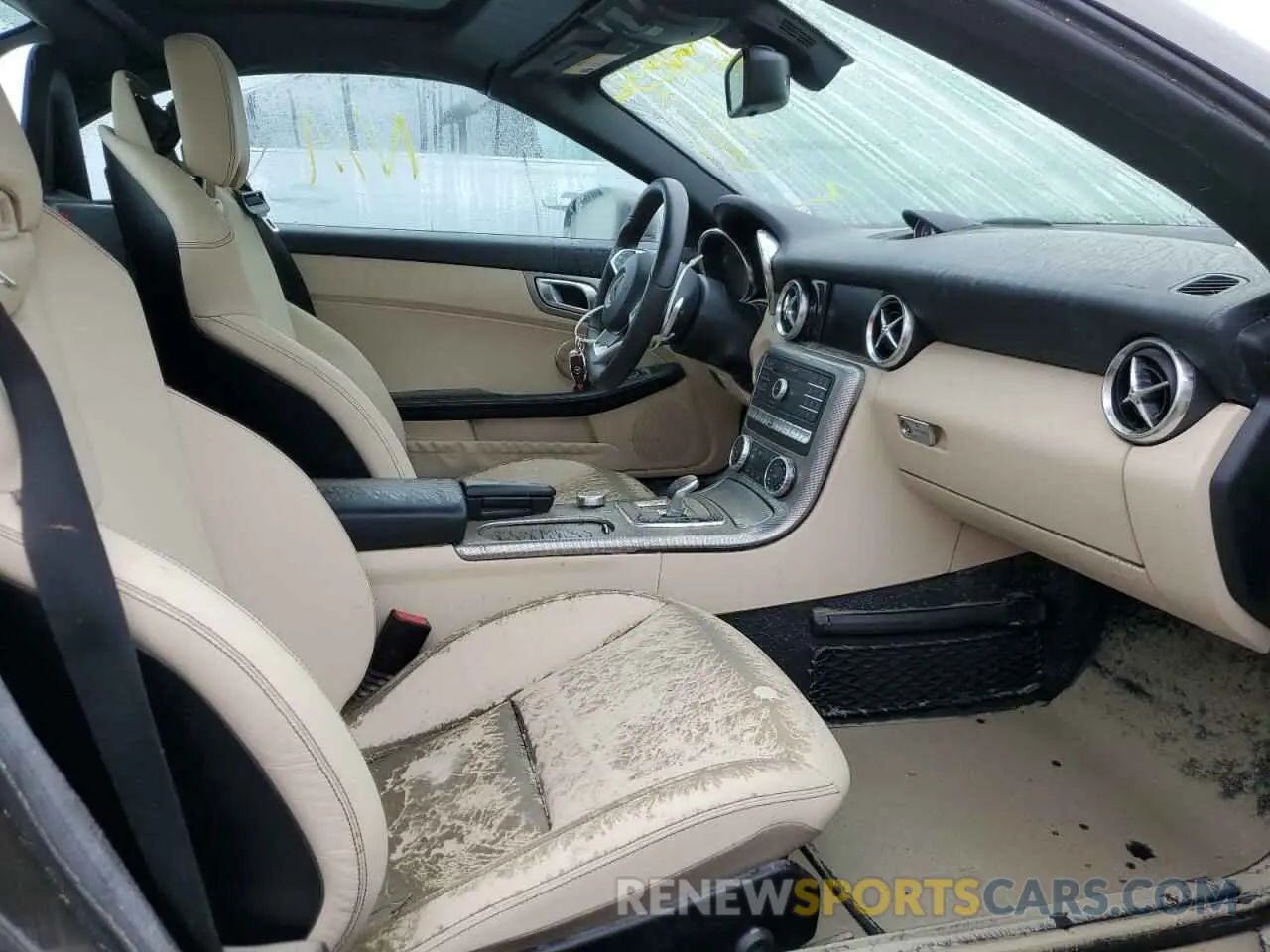5 fotografías del automóvil dañado WDDPK3JA2KF165829 MERCEDES-BENZ SLC-CLASS 2019
