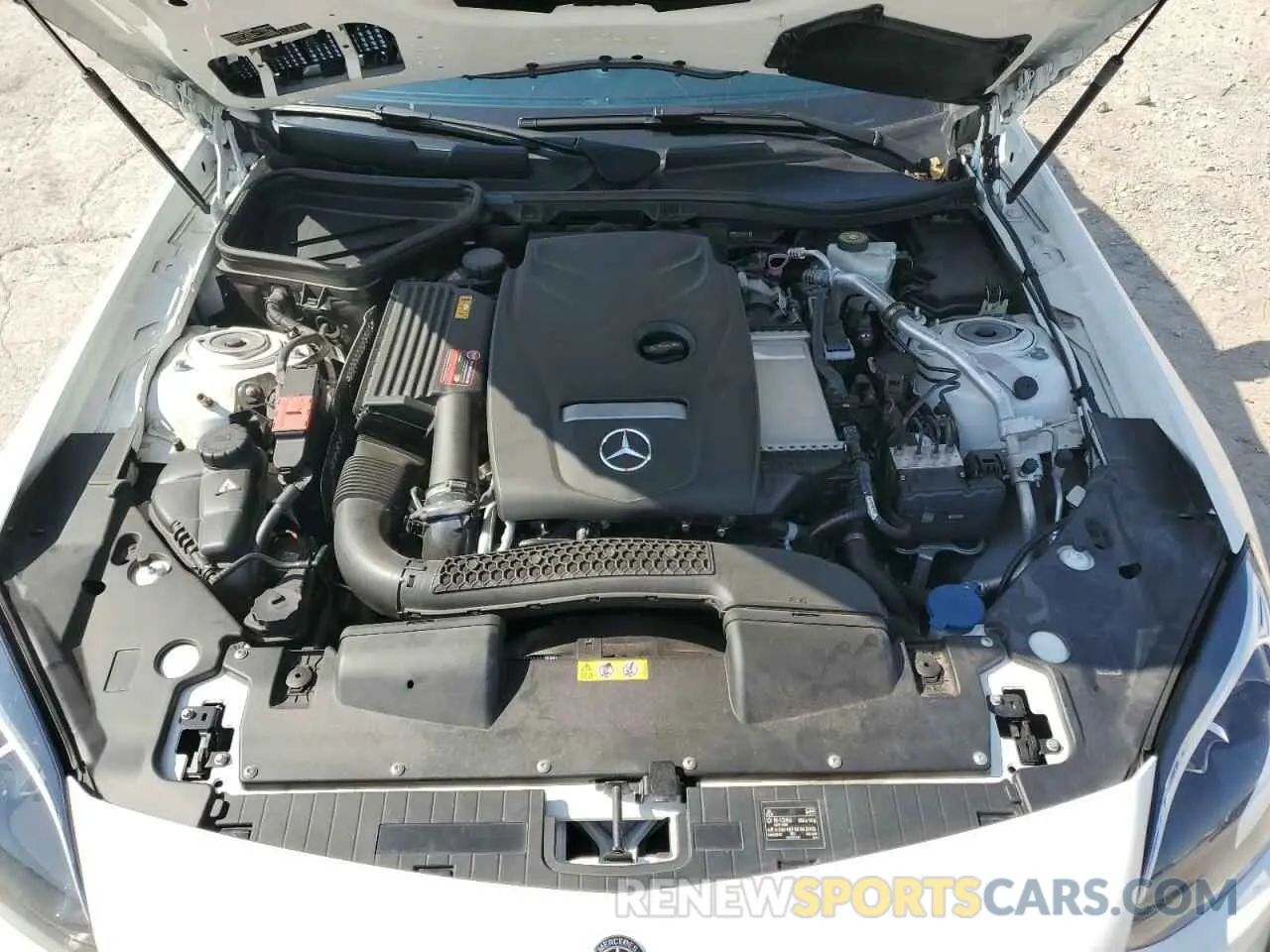 11 fotografías del automóvil dañado WDDPK3JA5KF164299 MERCEDES-BENZ SLC-CLASS 2019