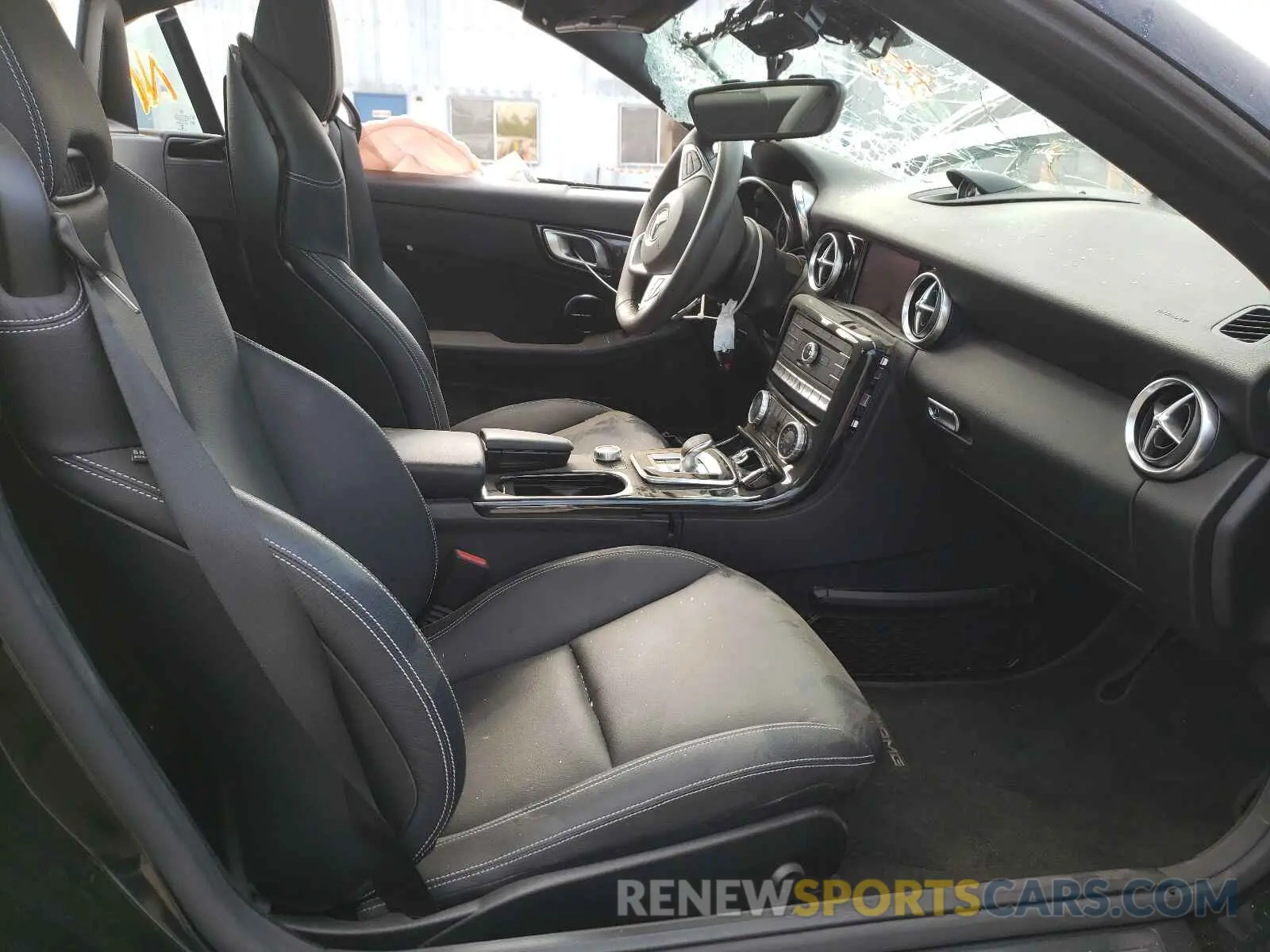 5 fotografías del automóvil dañado WDDPK3JA9KF158215 MERCEDES-BENZ SLC-CLASS 2019