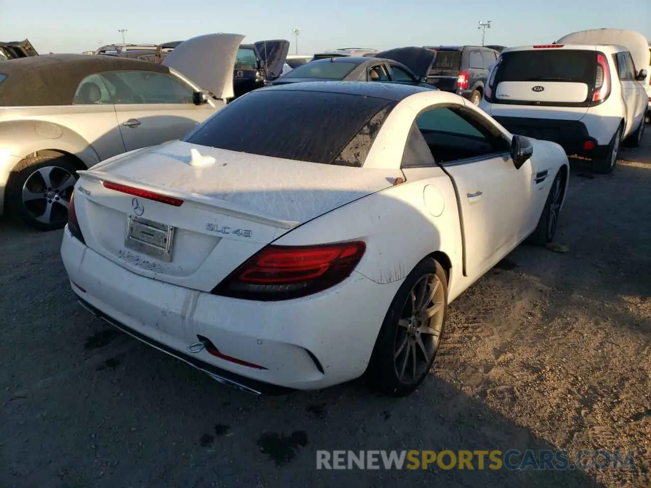 4 fotografías del automóvil dañado W1KPK6GA5LF170565 MERCEDES-BENZ SLC-CLASS 2020