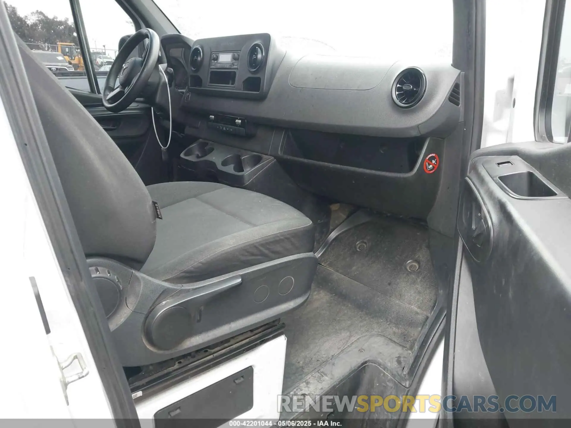 5 fotografías del automóvil dañado W1Y70BGY9LT032479 MERCEDES-BENZ SPRINTER 1500 2020