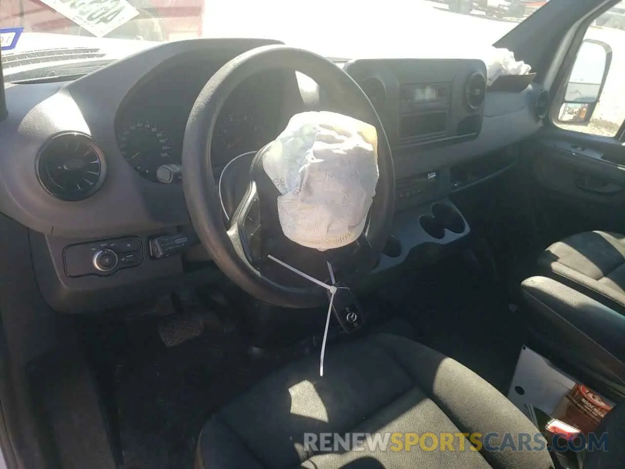 8 fotografías del automóvil dañado WD3PF1CD2KP061548 MERCEDES-BENZ SPRINTER 2019