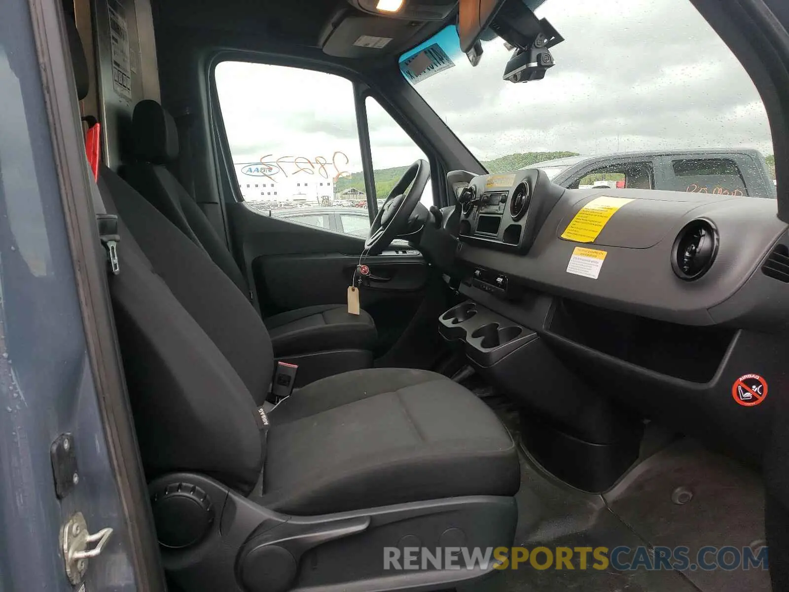5 fotografías del automóvil dañado WD4PF1CD0KP124657 MERCEDES-BENZ SPRINTER 2019