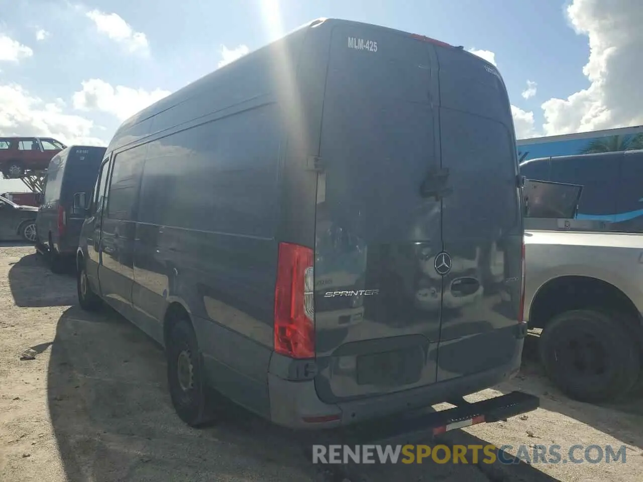2 fotografías del automóvil dañado WD4PF1CD1KT011937 MERCEDES-BENZ SPRINTER 2019