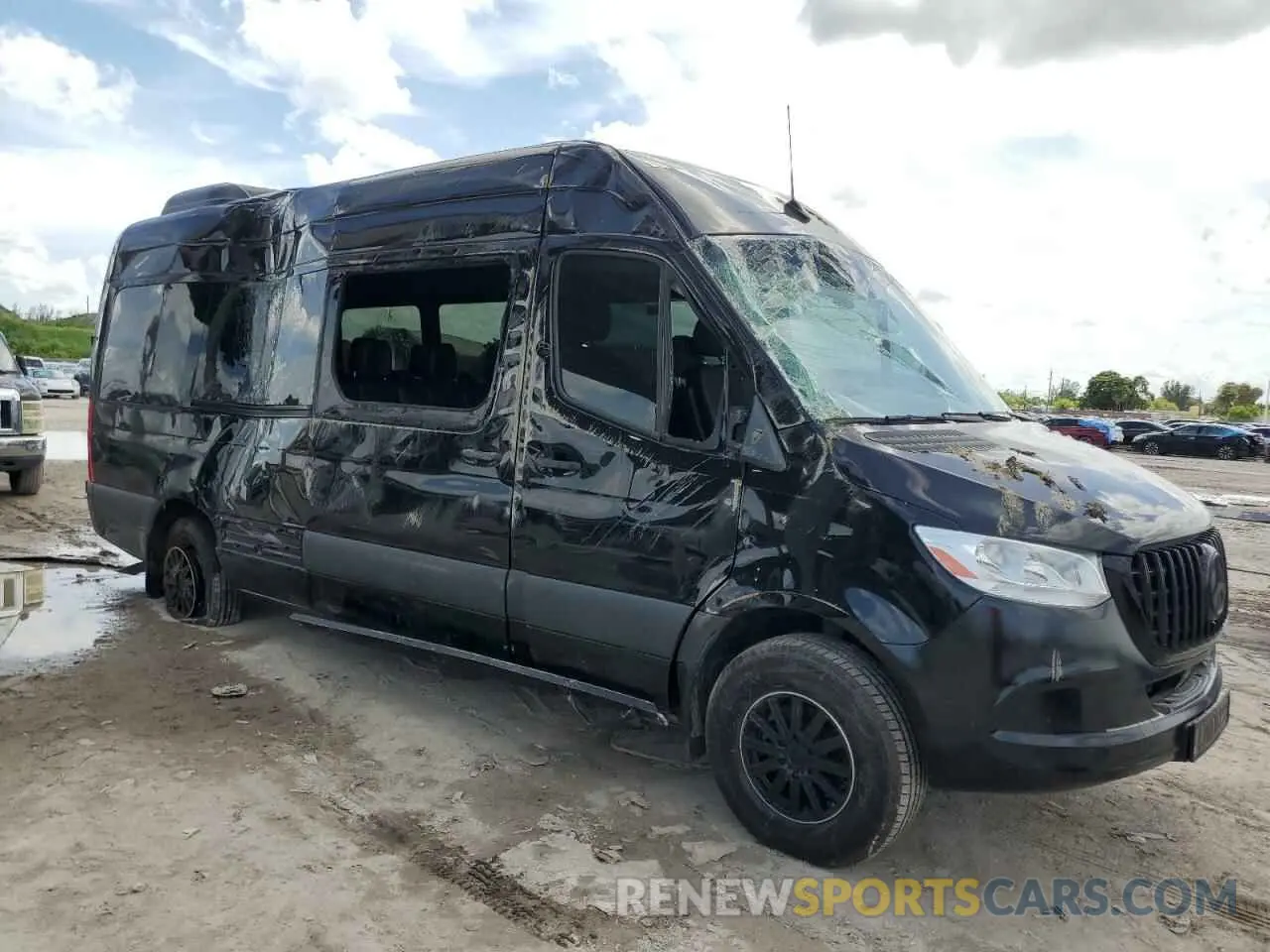 4 fotografías del automóvil dañado WDZPF1ED2KT014661 MERCEDES-BENZ SPRINTER 2019