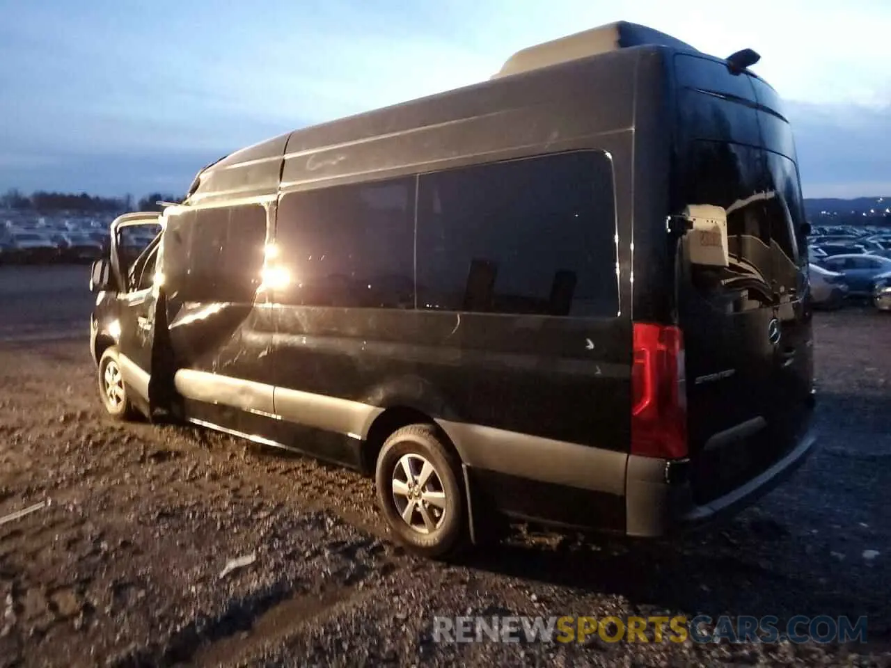 2 fotografías del automóvil dañado W1Z4EGHY1LT031208 MERCEDES-BENZ SPRINTER 2020