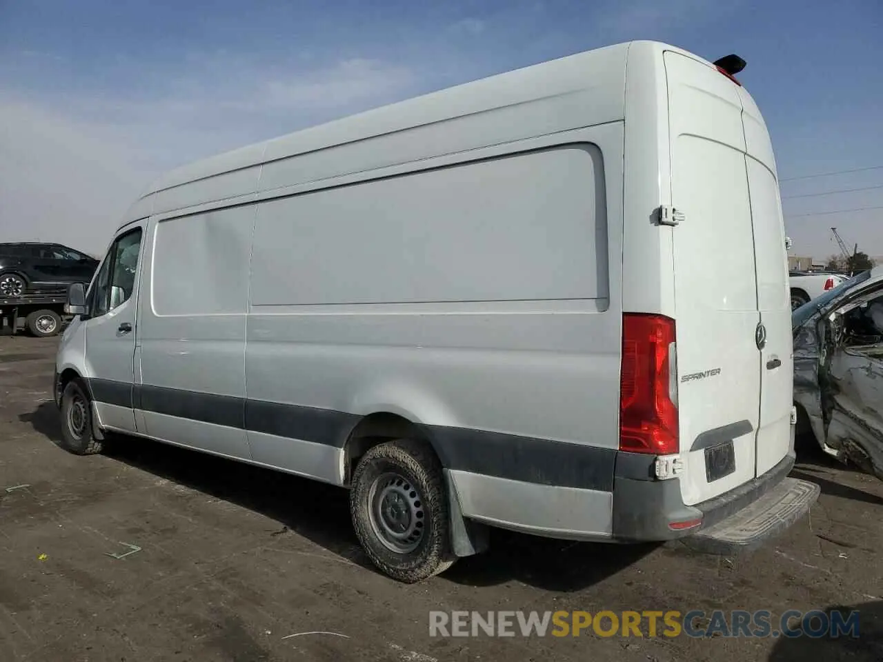 2 fotografías del automóvil dañado W1W40CHY1MT055630 MERCEDES-BENZ SPRINTER 2021