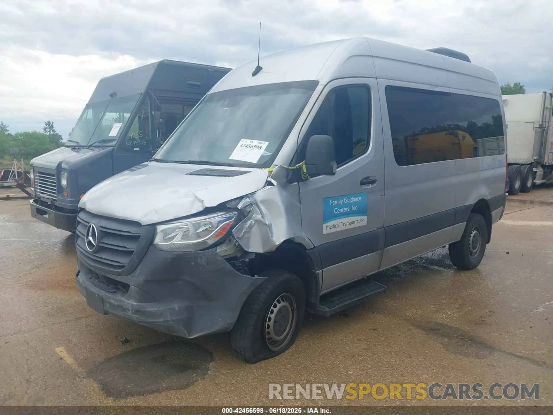 2 fotografías del automóvil dañado W1Z4EFVY0MT078911 MERCEDES-BENZ SPRINTER 2021