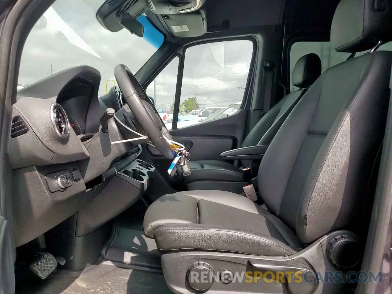 7 fotografías del automóvil dañado W1Z70FGY2PT138989 MERCEDES-BENZ SPRINTER 2023