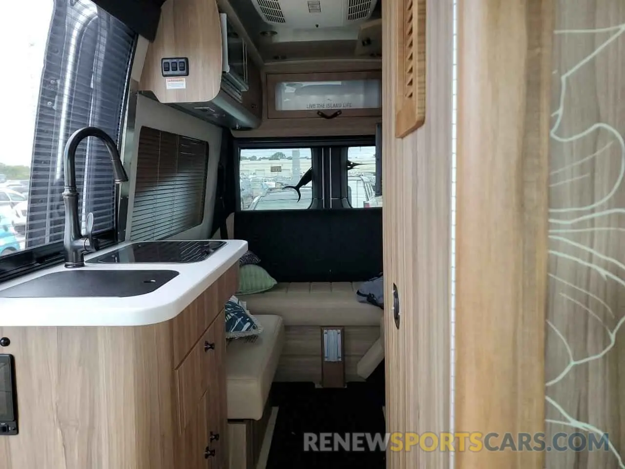 10 fotografías del automóvil dañado W1X4EBVY0NP494288 MERCEDES-BENZ SPRINTER 2024