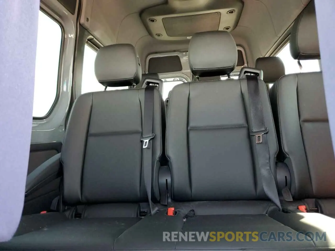 10 fotografías del automóvil dañado W1Z4NFHY0RP651690 MERCEDES-BENZ SPRINTER 2024