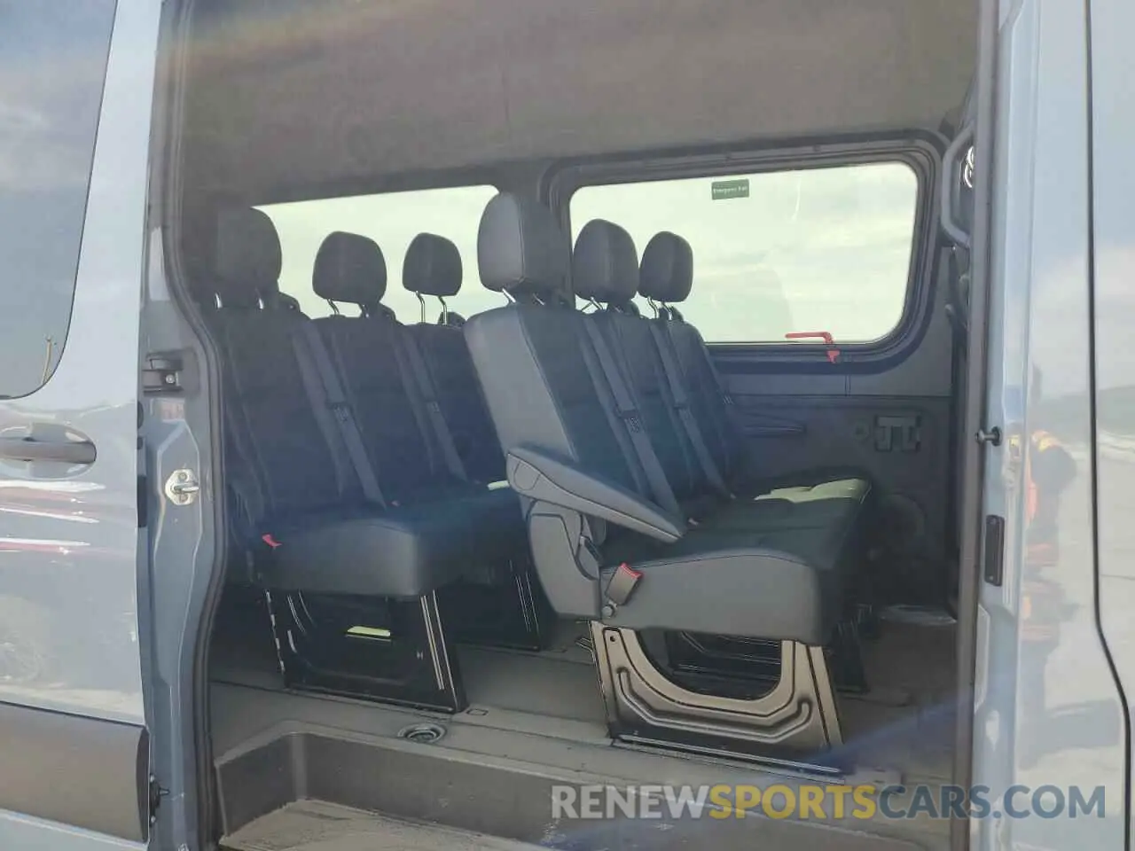 11 fotografías del automóvil dañado W1Z4NFHY0RP651690 MERCEDES-BENZ SPRINTER 2024