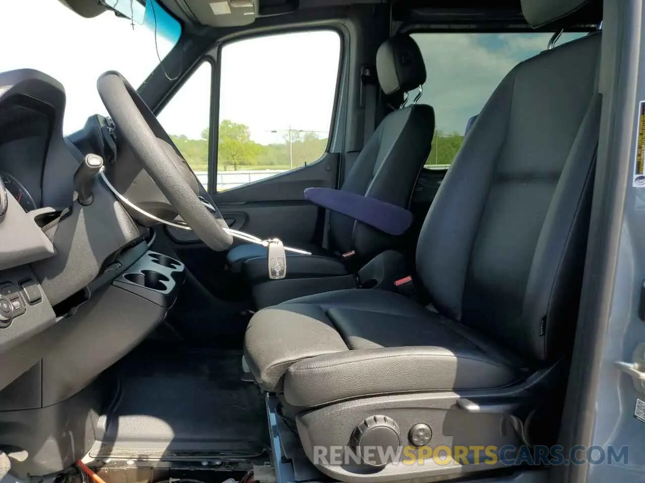 7 fotografías del automóvil dañado W1Z4NFHY0RP651690 MERCEDES-BENZ SPRINTER 2024
