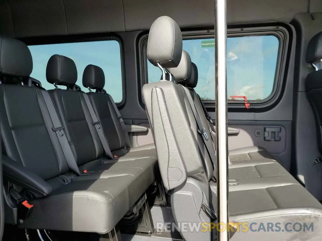 11 fotografías del automóvil dañado W1Z4NFHY1RP657272 MERCEDES-BENZ SPRINTER 2024