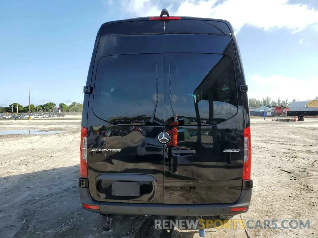 6 fotografías del automóvil dañado W1Z4NFHY1RP657272 MERCEDES-BENZ SPRINTER 2024