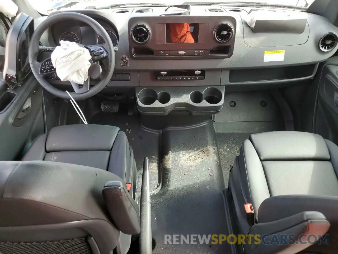 8 fotografías del automóvil dañado W1Z4NFHY1RP657272 MERCEDES-BENZ SPRINTER 2024
