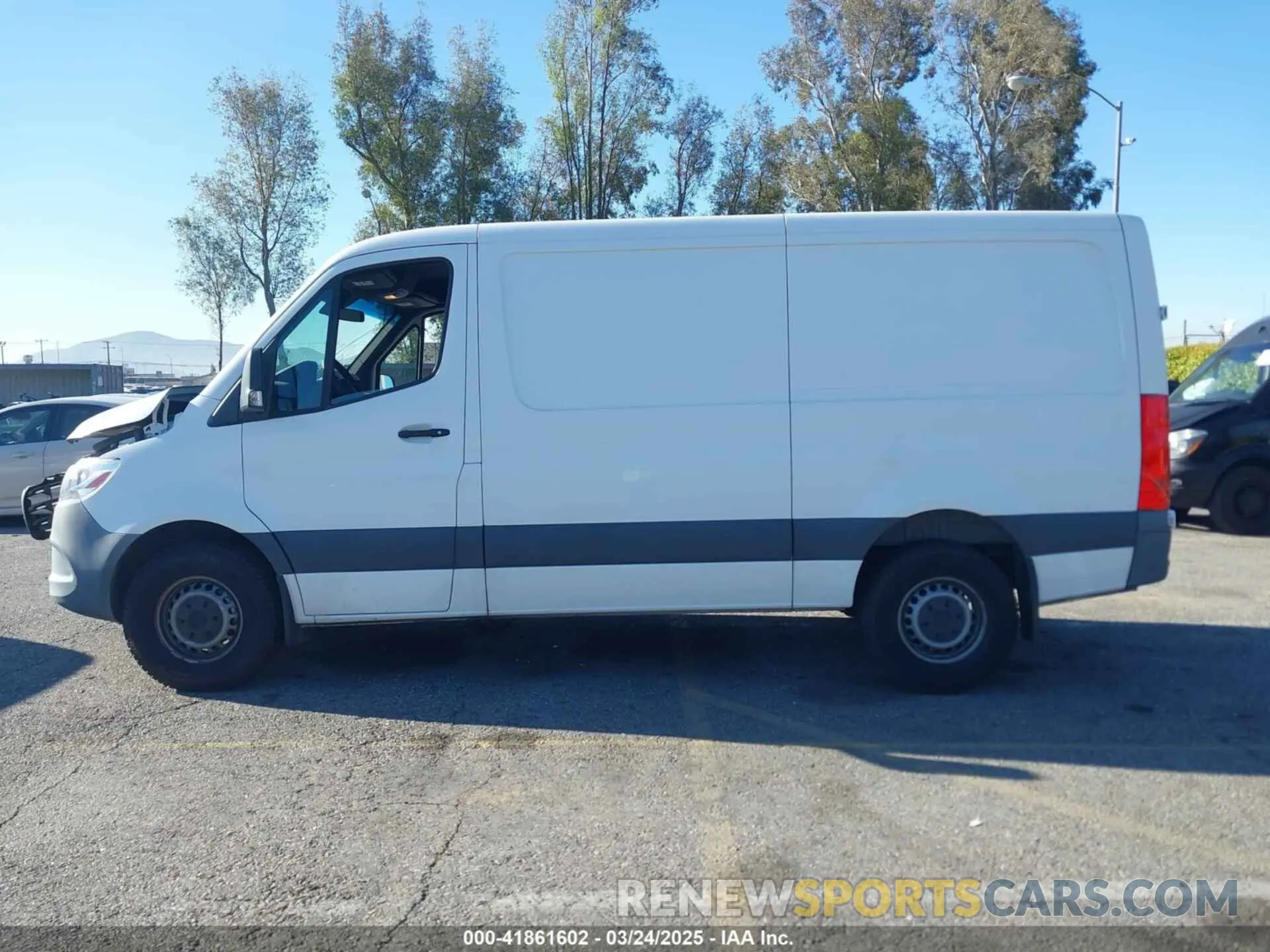 14 fotografías del automóvil dañado WD3PF0CDXKT005956 MERCEDES-BENZ SPRINTER 2500 2019
