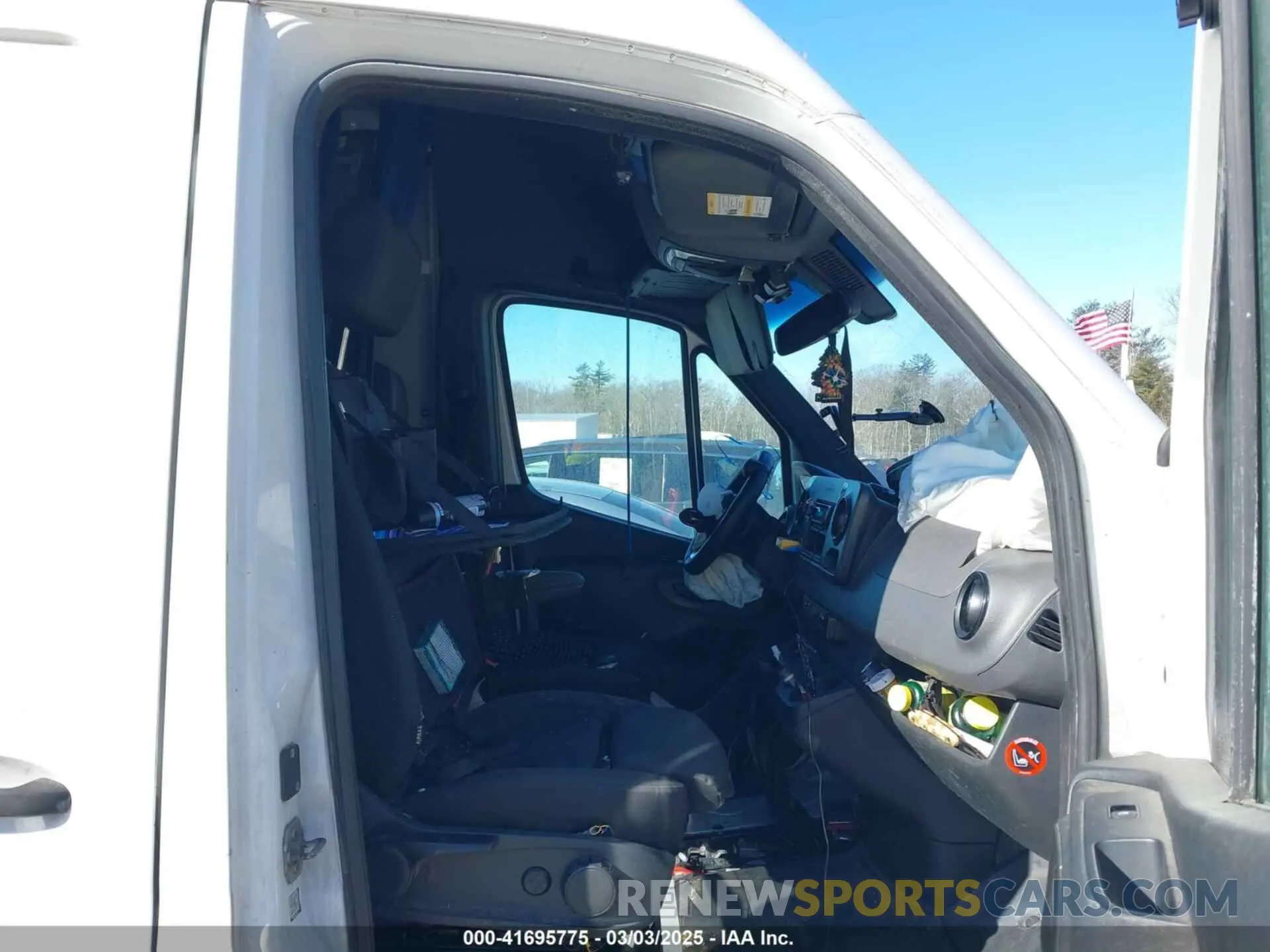 5 fotografías del automóvil dañado WD3PF1CD7KP029498 MERCEDES-BENZ SPRINTER 2500 2019