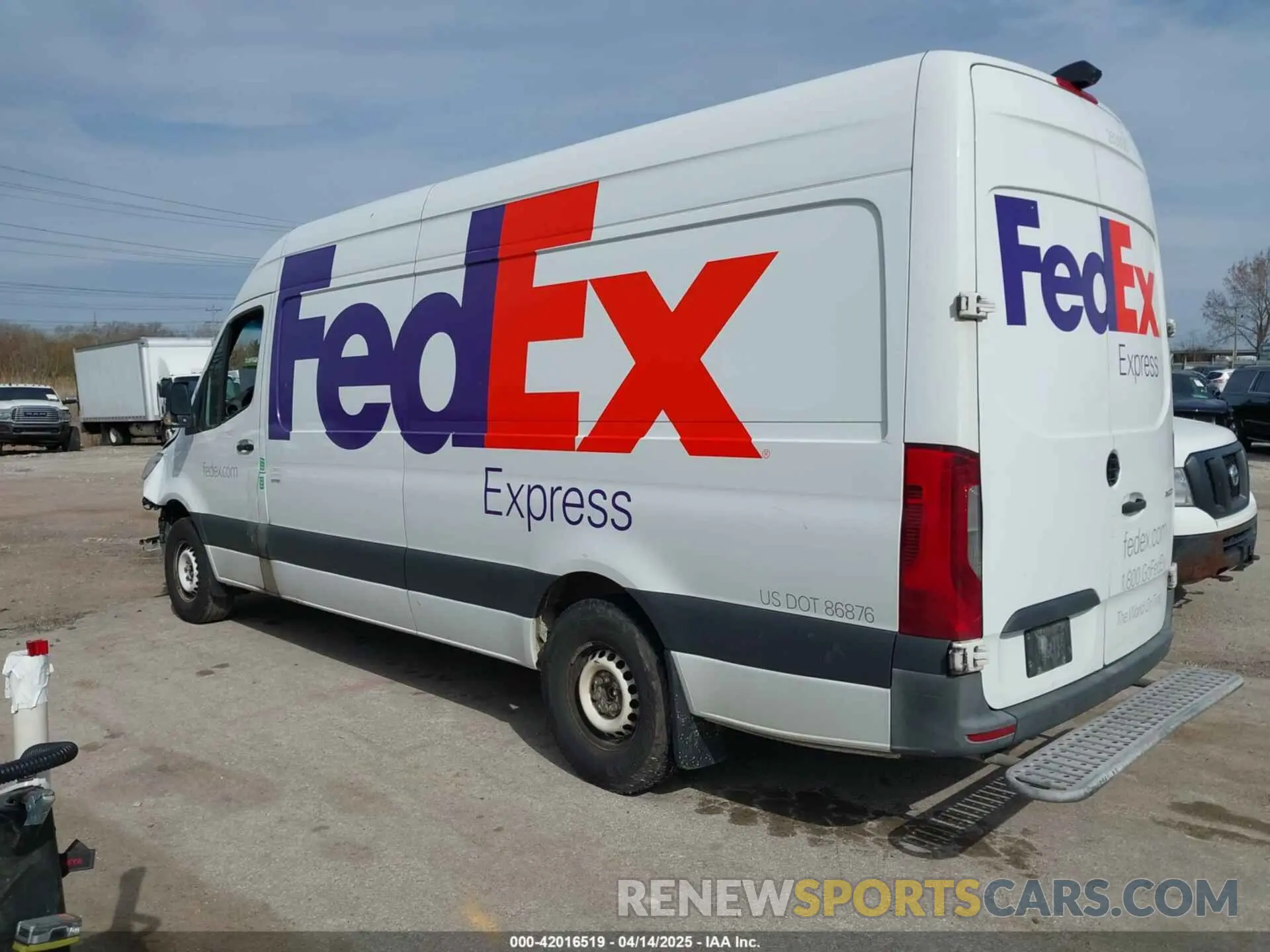 3 fotografías del automóvil dañado WD3PF1CDXKP059272 MERCEDES-BENZ SPRINTER 2500 2019