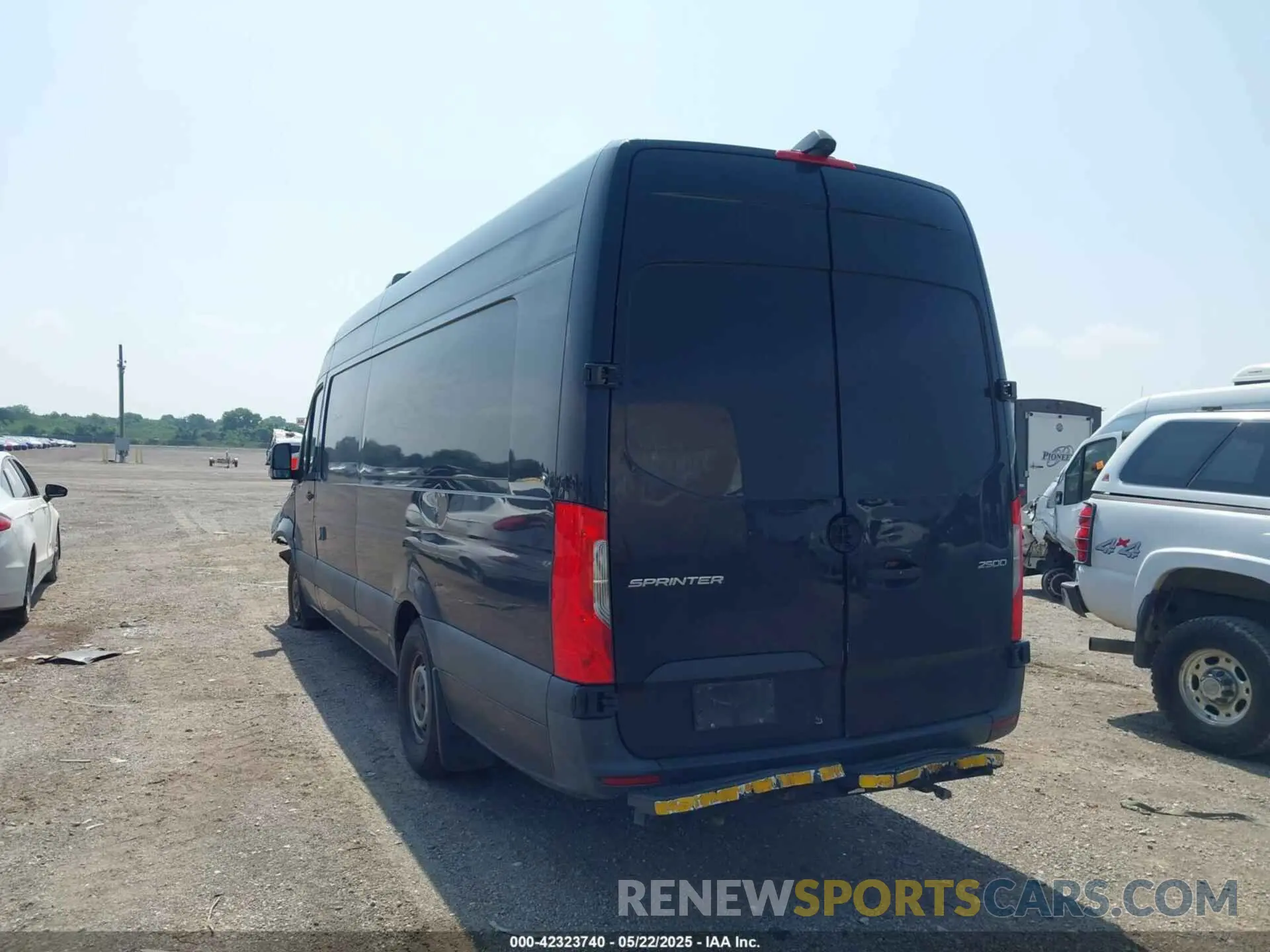 3 fotografías del automóvil dañado WD4PF1CD1KP173995 MERCEDES-BENZ SPRINTER 2500 2019
