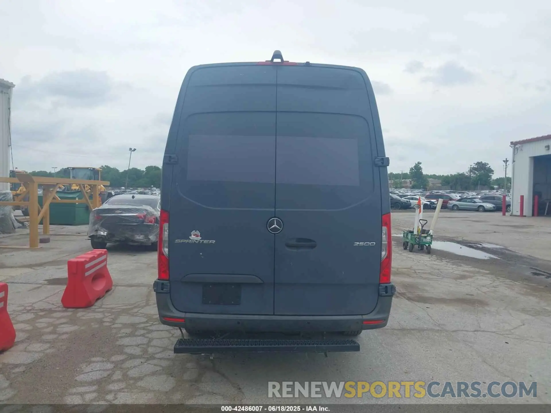 17 fotografías del automóvil dañado WD4PF1CD4KP134270 MERCEDES-BENZ SPRINTER 2500 2019