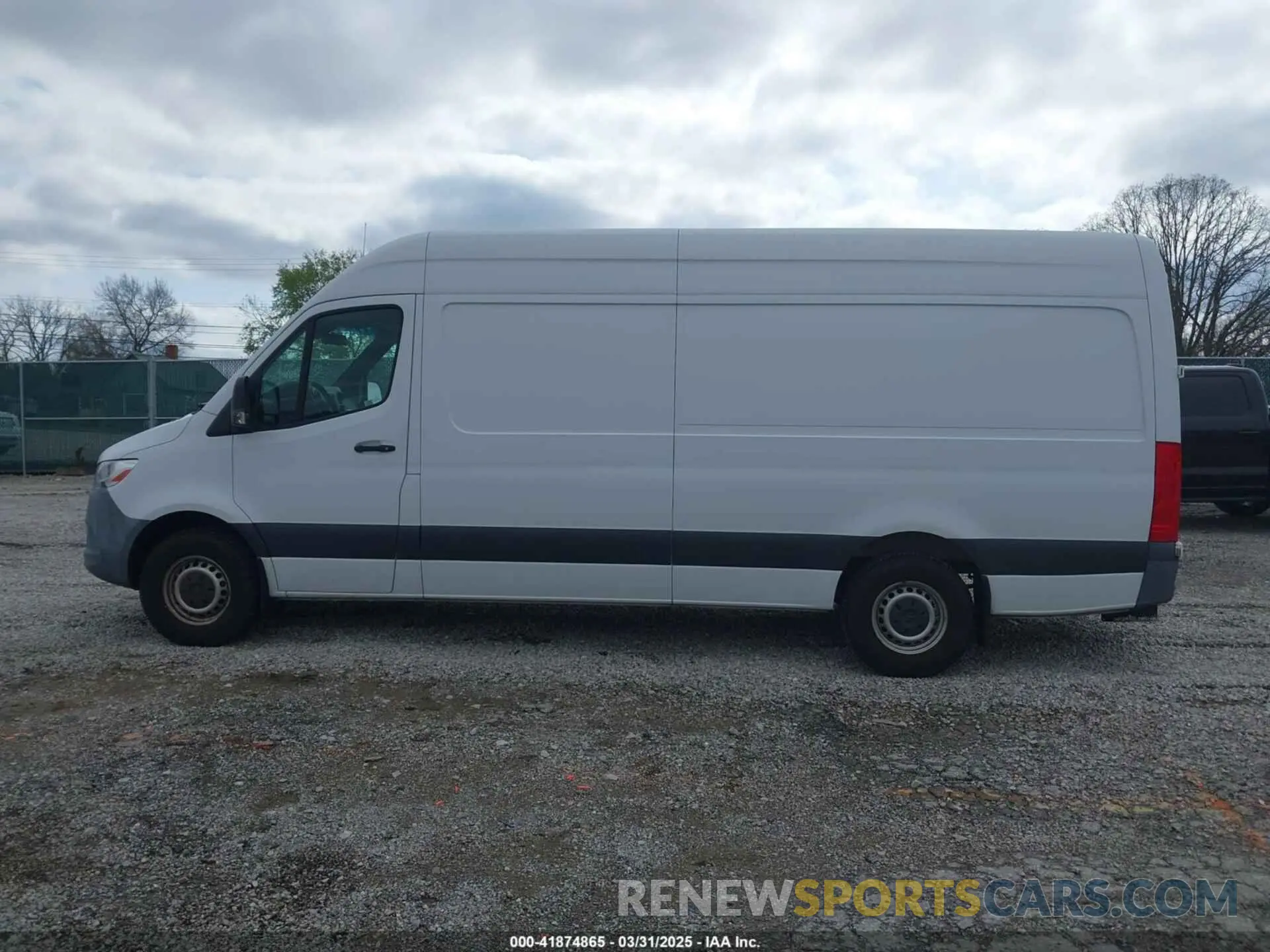 14 fotografías del automóvil dañado WD4PF1ED7KT008196 MERCEDES-BENZ SPRINTER 2500 2019
