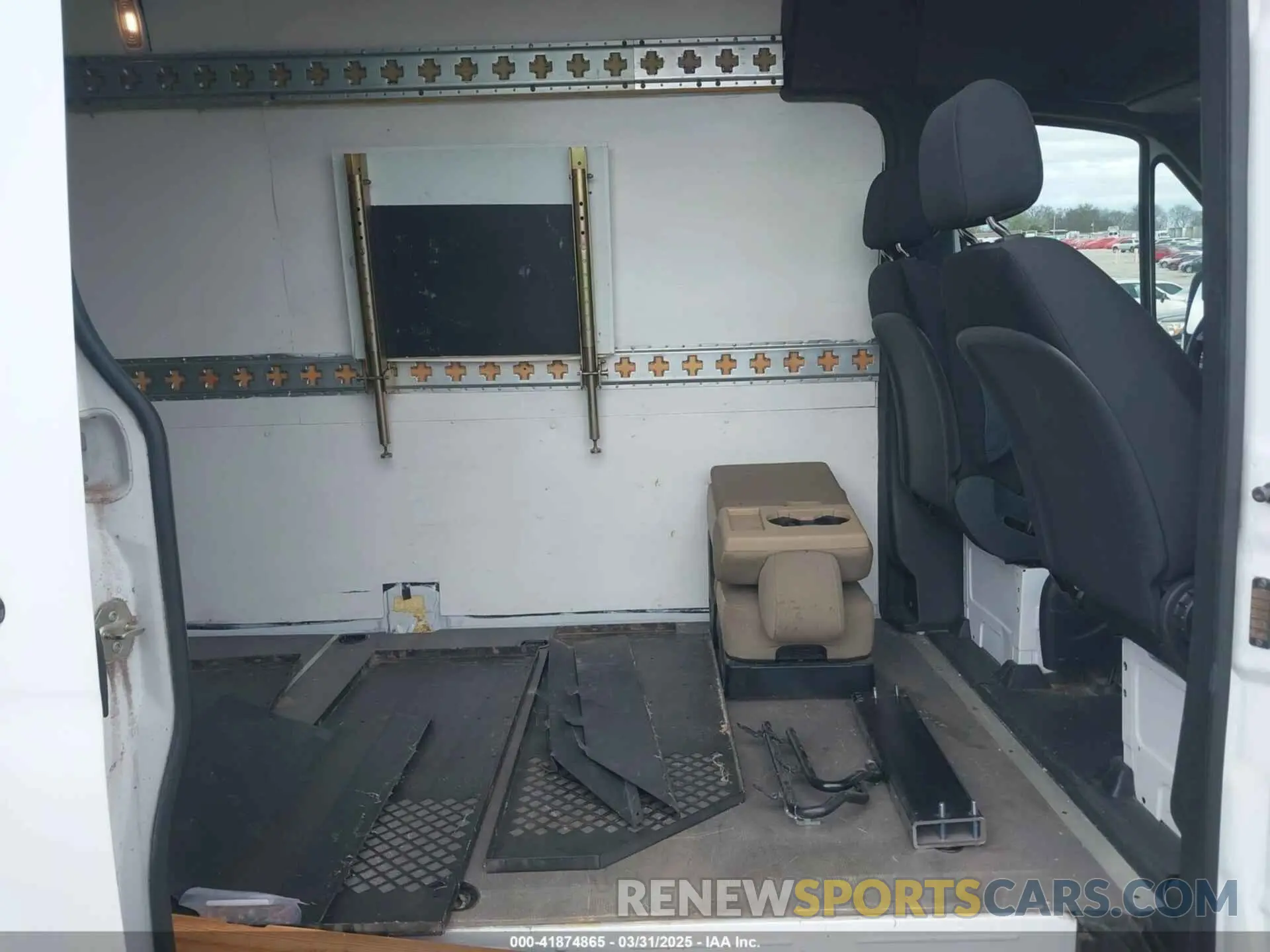 8 fotografías del automóvil dañado WD4PF1ED7KT008196 MERCEDES-BENZ SPRINTER 2500 2019