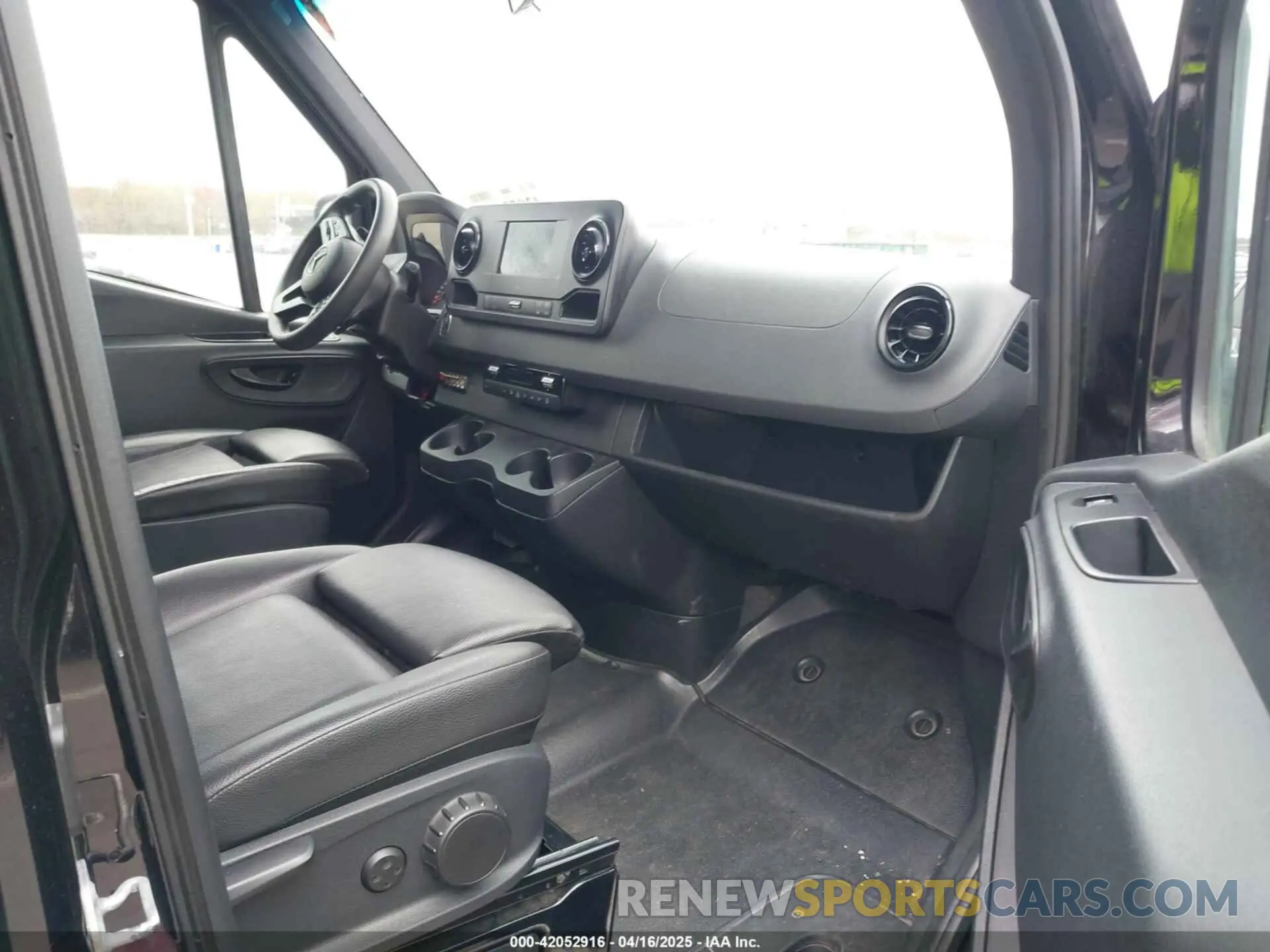5 fotografías del automóvil dañado WDZPF0CD3KP130537 MERCEDES-BENZ SPRINTER 2500 2019