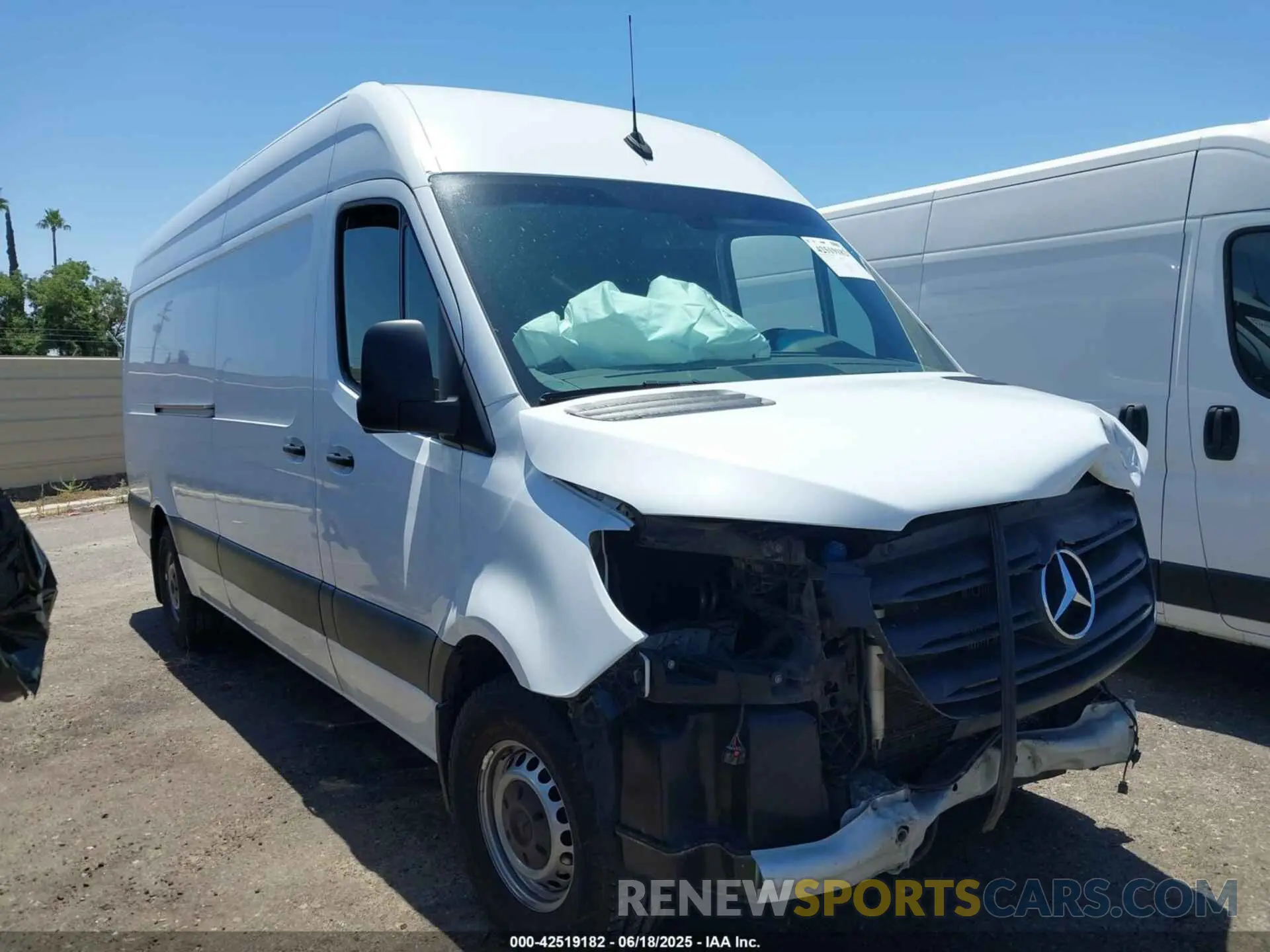 13 fotografías del automóvil dañado W1W4ECHY8LT041143 MERCEDES-BENZ SPRINTER 2500 2020