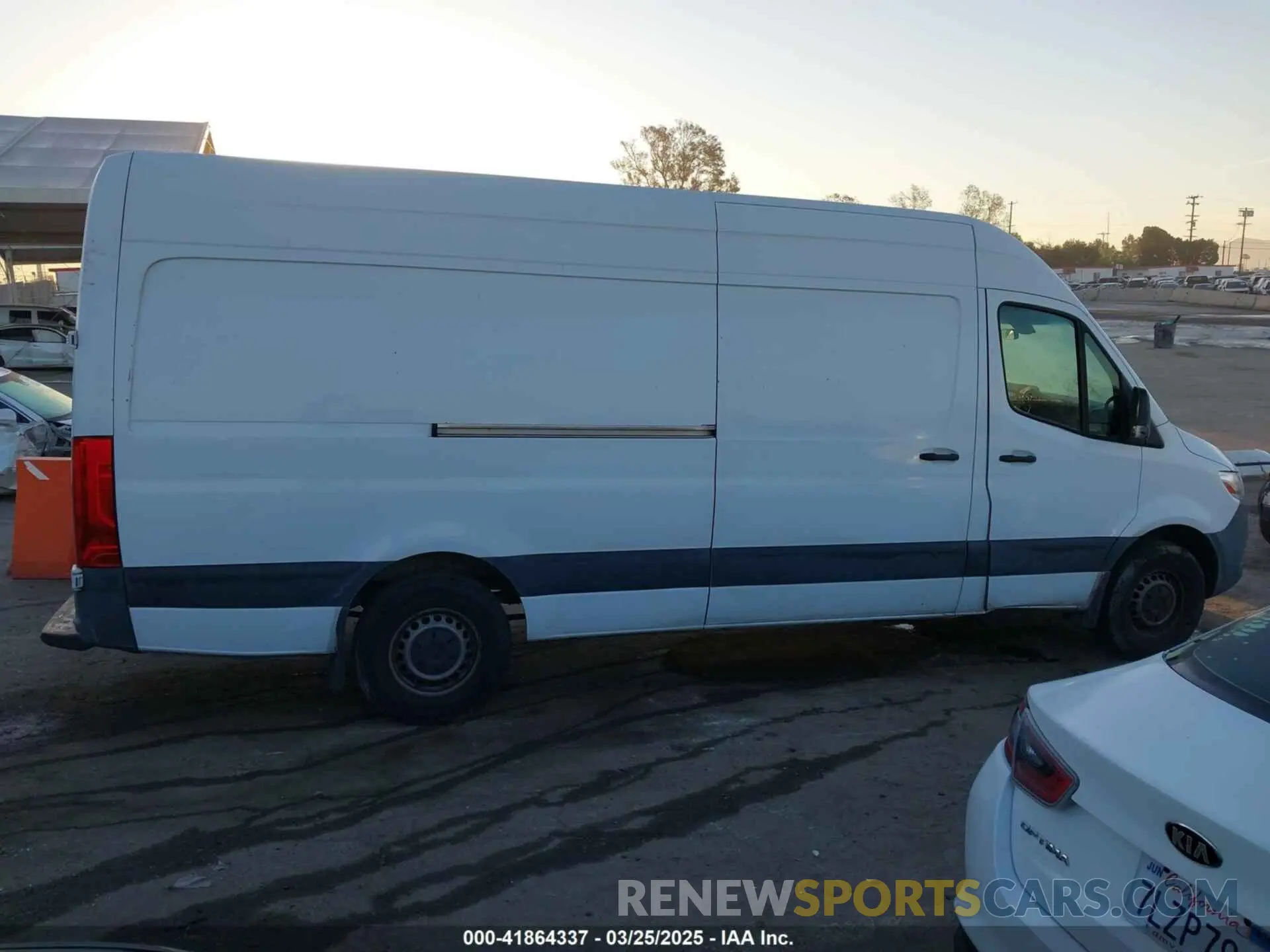 13 fotografías del automóvil dañado W1W40CHY4MT054679 MERCEDES-BENZ SPRINTER 2500 2021