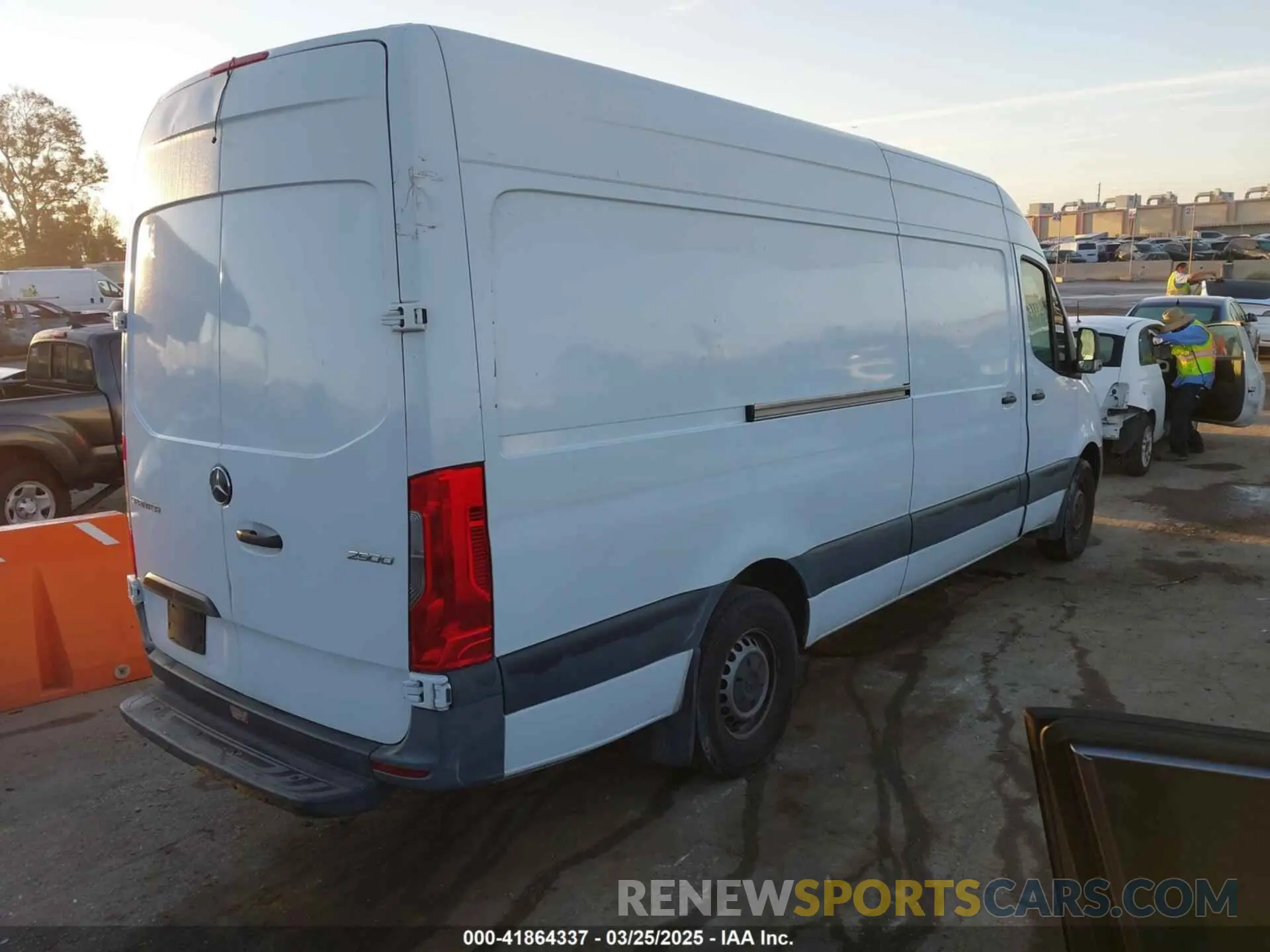 4 fotografías del automóvil dañado W1W40CHY4MT054679 MERCEDES-BENZ SPRINTER 2500 2021