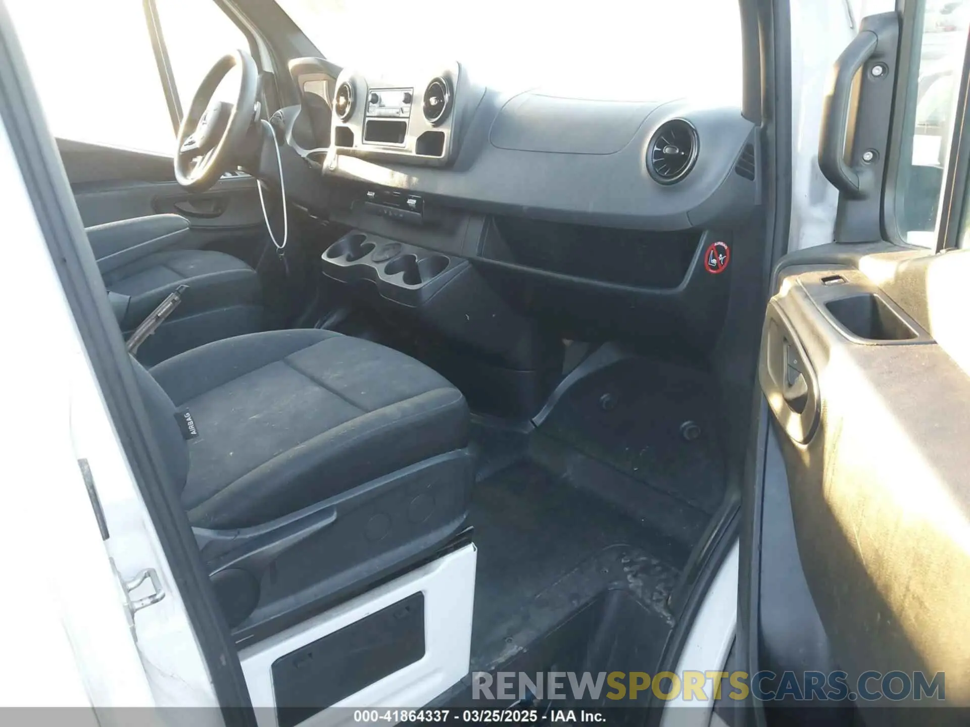 5 fotografías del automóvil dañado W1W40CHY4MT054679 MERCEDES-BENZ SPRINTER 2500 2021