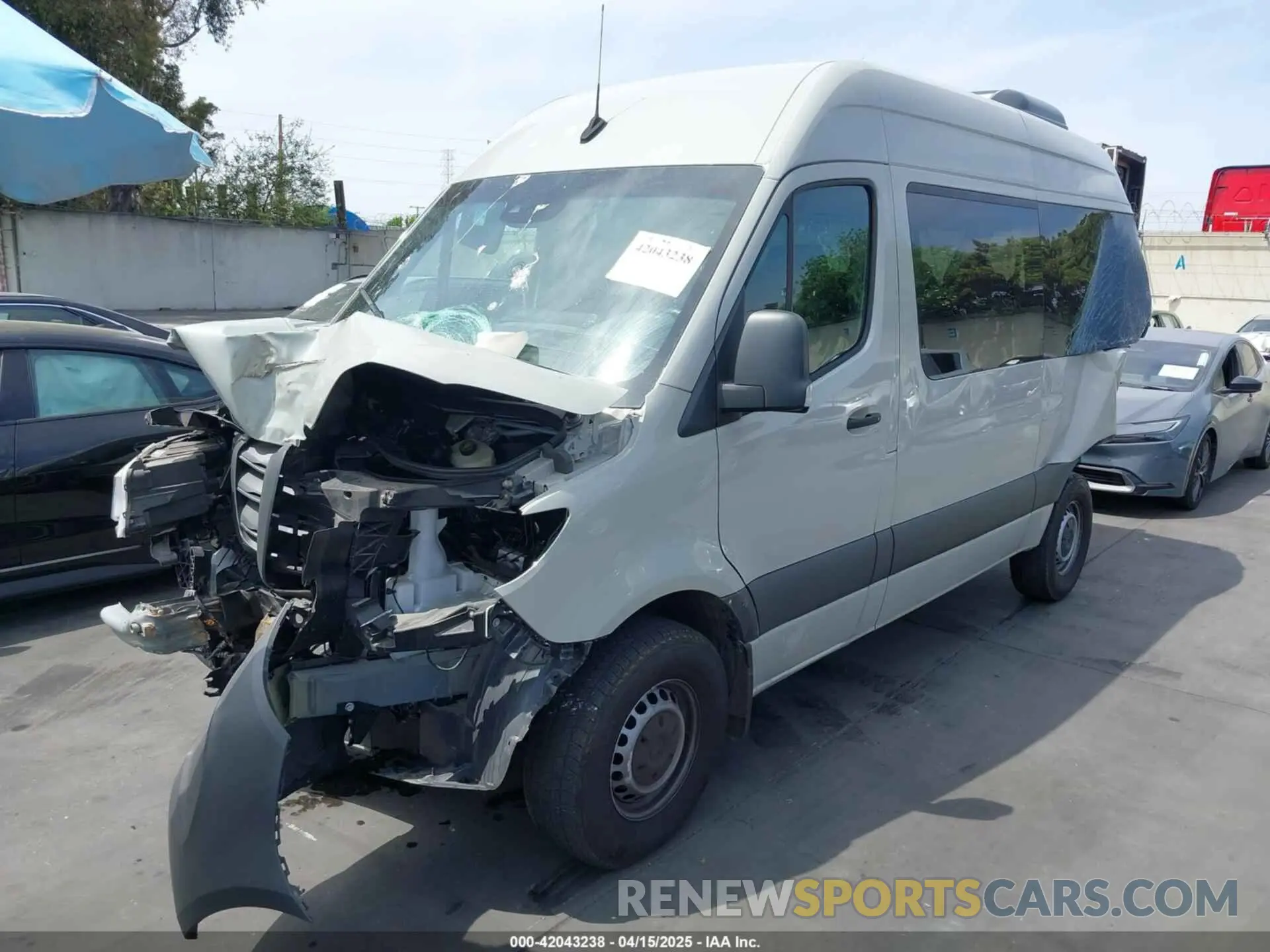 2 fotografías del automóvil dañado W1Z40FHYXNT087420 MERCEDES-BENZ SPRINTER 2500 2022