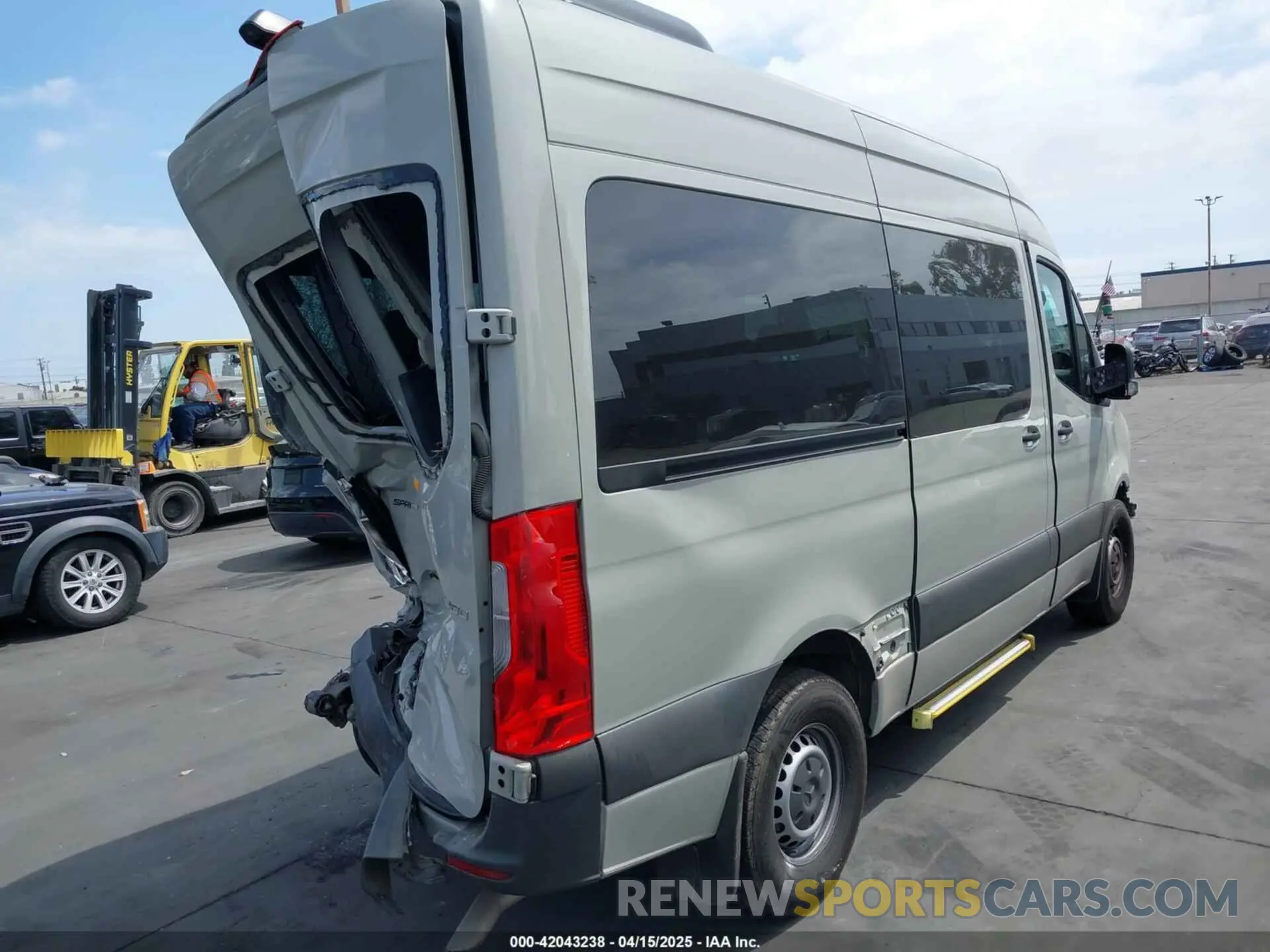 4 fotografías del automóvil dañado W1Z40FHYXNT087420 MERCEDES-BENZ SPRINTER 2500 2022
