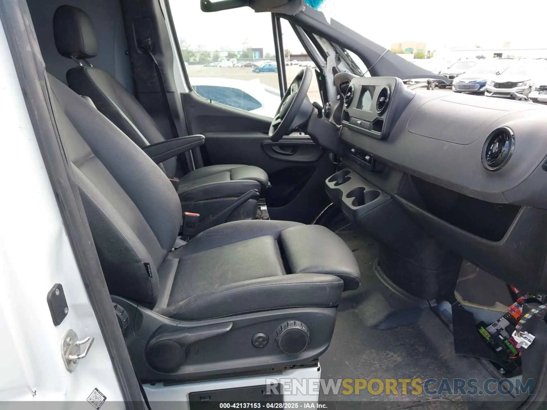 5 fotografías del automóvil dañado W1Y4KBHY7PT146269 MERCEDES-BENZ SPRINTER 2500 2023