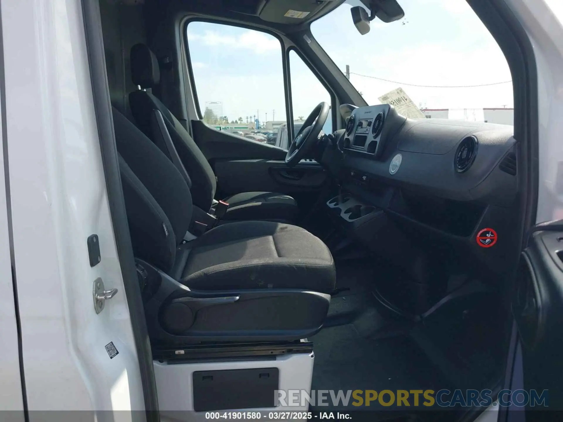 5 fotografías del automóvil dañado W1Y4NBHY8PT148071 MERCEDES-BENZ SPRINTER 2500 2023