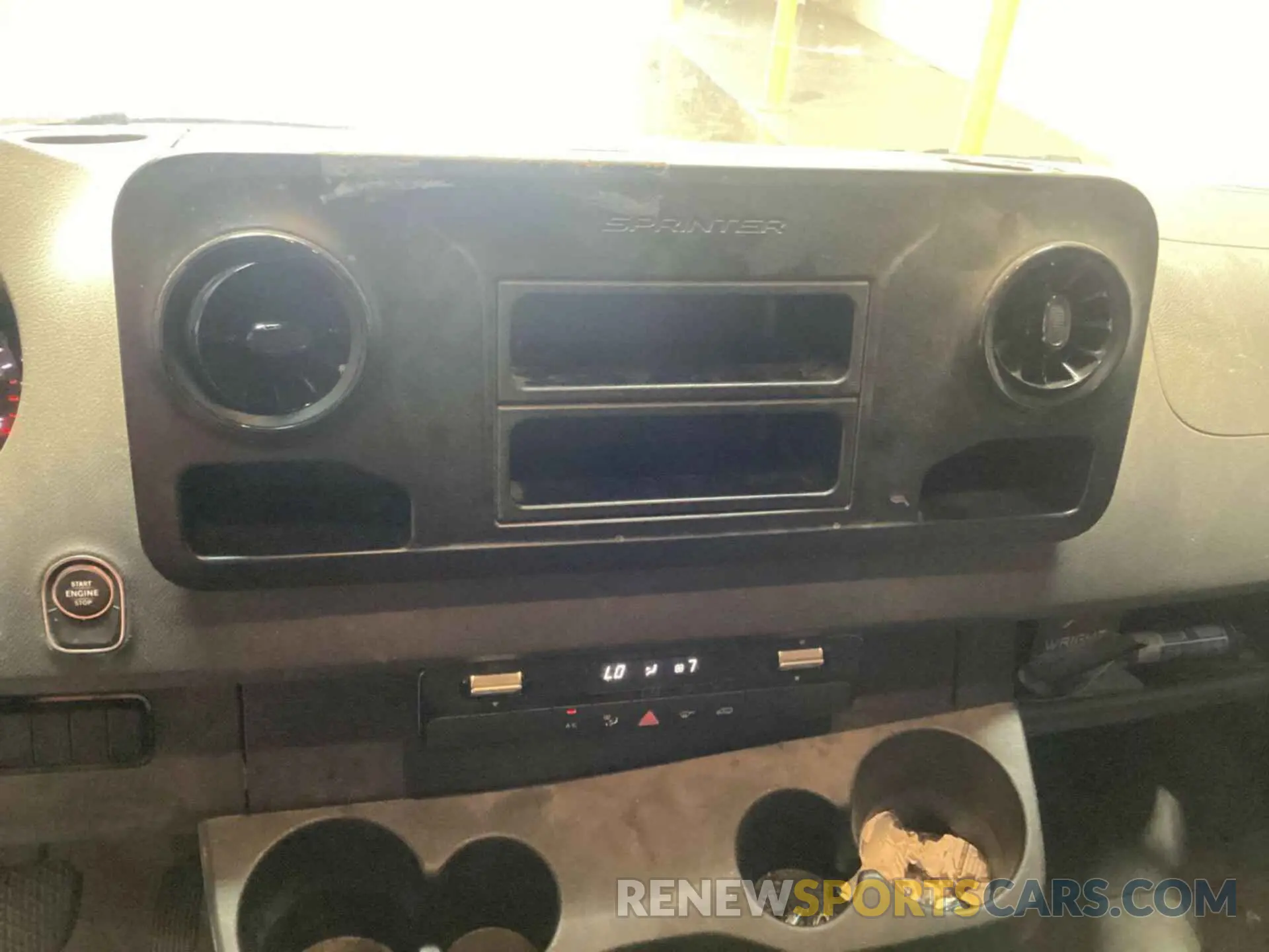 34 fotografías del automóvil dañado WD3PF4CC1KP025567 MERCEDES-BENZ SPRINTER 3500XD 2019